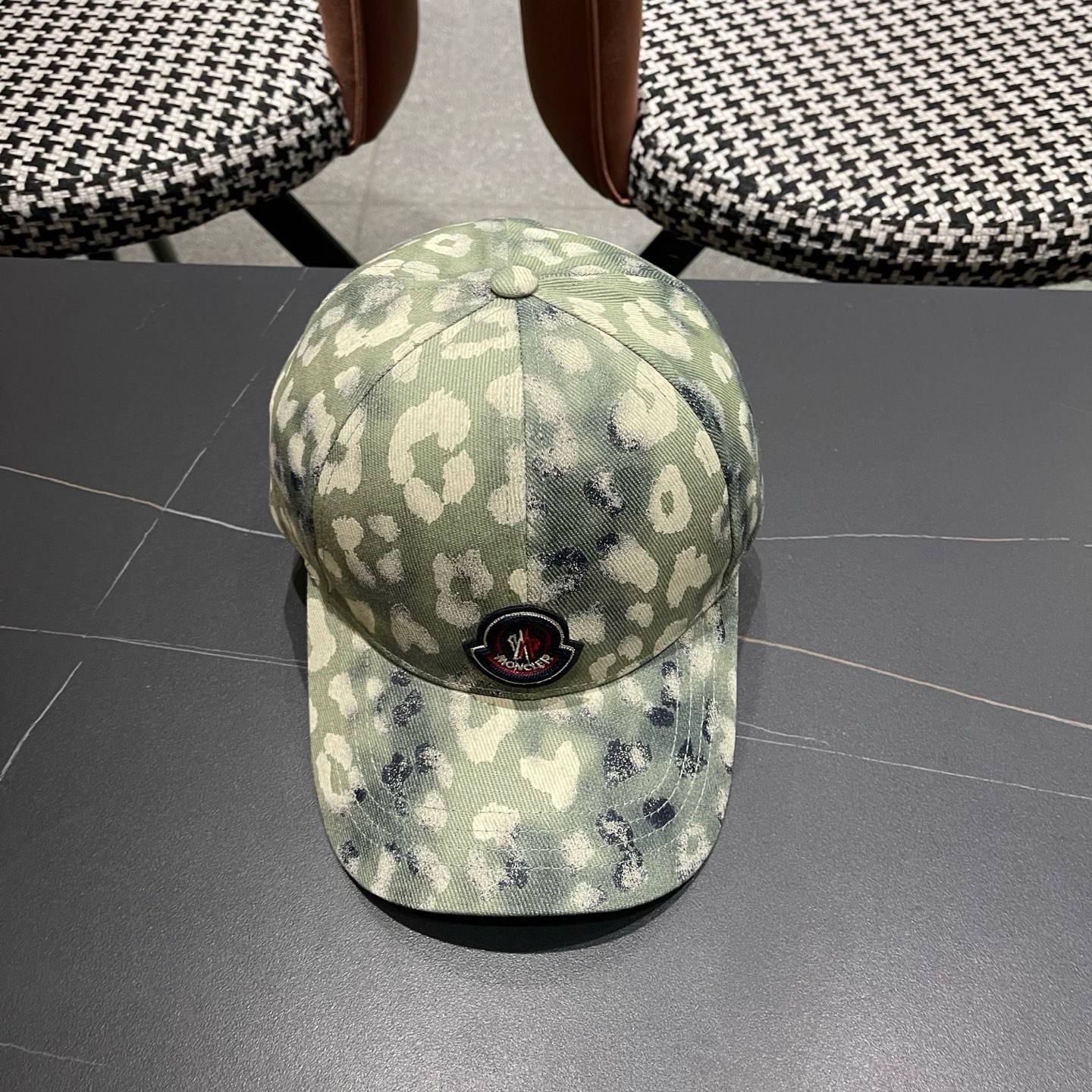 MONCLER（蒙口）美式复古涂鸦棒球帽子女新款大头围户外遮阳硬顶鸭舌帽男士