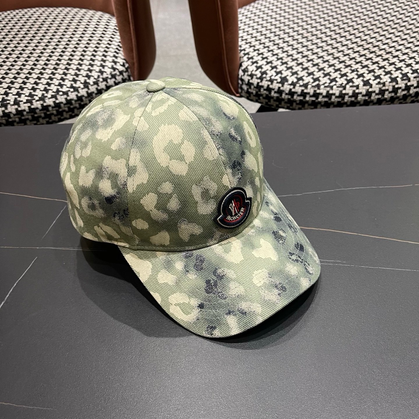 MONCLER（蒙口）美式复古涂鸦棒球帽子女新款大头围户外遮阳硬顶鸭舌帽男士