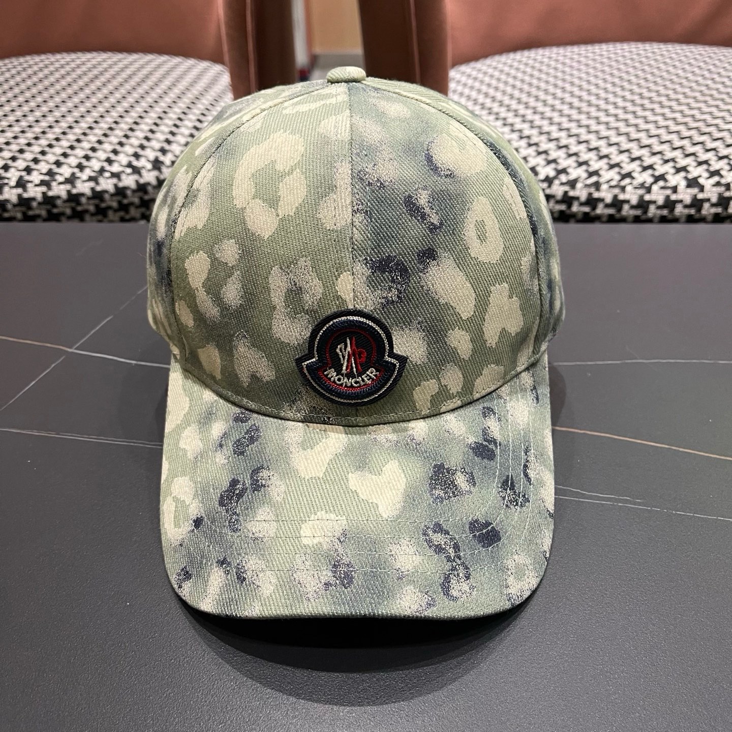 MONCLER（蒙口）美式复古涂鸦棒球帽子女新款大头围户外遮阳硬顶鸭舌帽男士