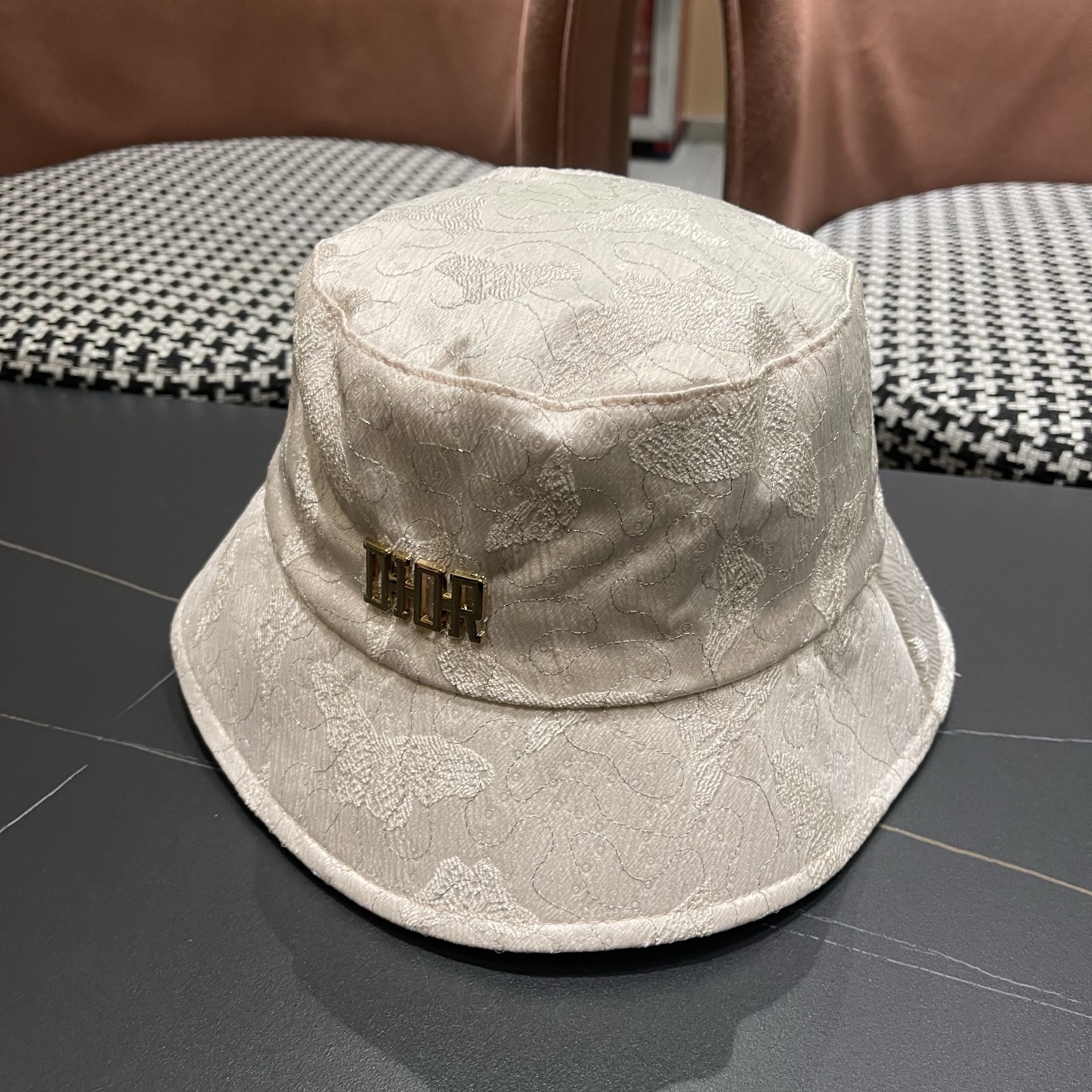 Dior(迪奥)新款渔夫帽， 精致純也格调很有感觉，很酷很时尚，质量超赞