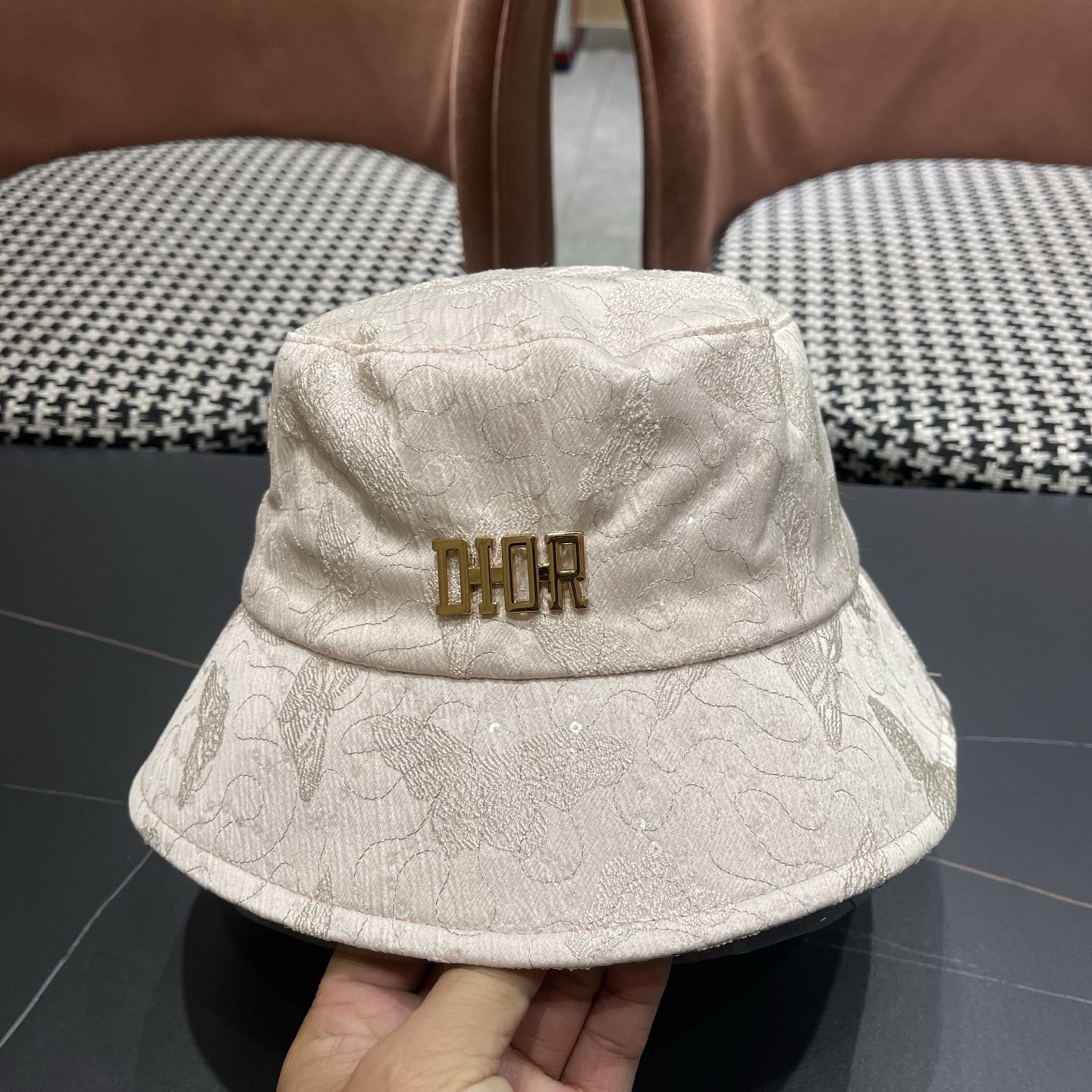 Dior(迪奥)新款渔夫帽， 精致純也格调很有感觉，很酷很时尚，质量超赞