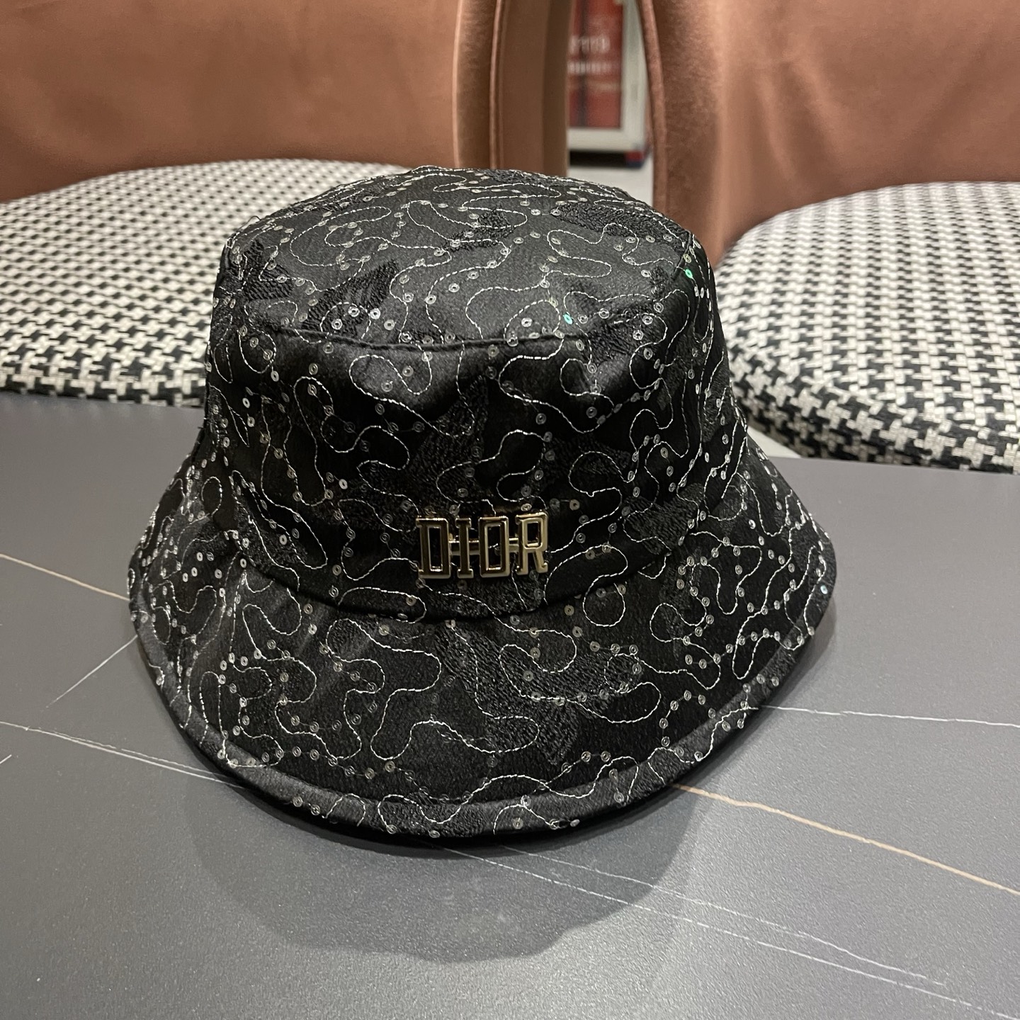 Dior(迪奥)新款渔夫帽， 精致純也格调很有感觉，很酷很时尚，质量超赞