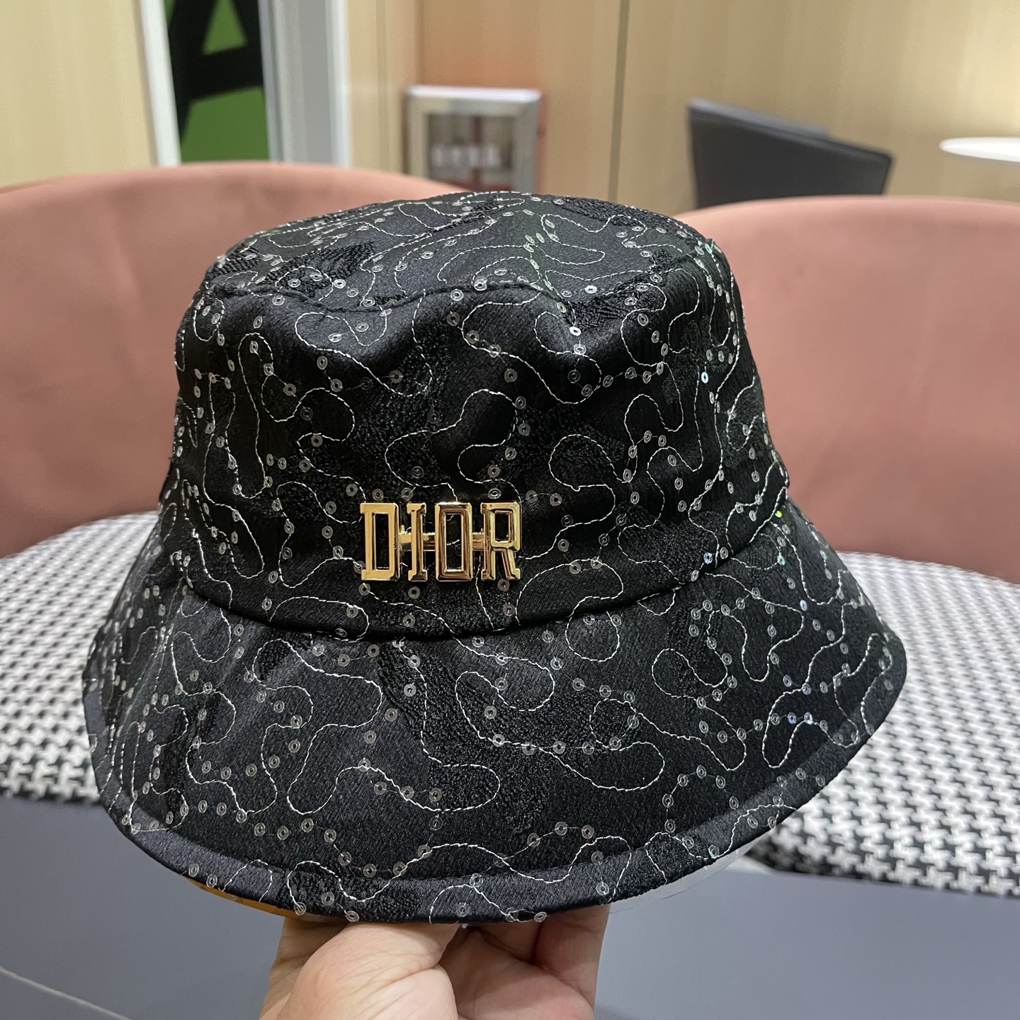 Dior(迪奥)新款渔夫帽， 精致純也格调很有感觉，很酷很时尚，质量超赞