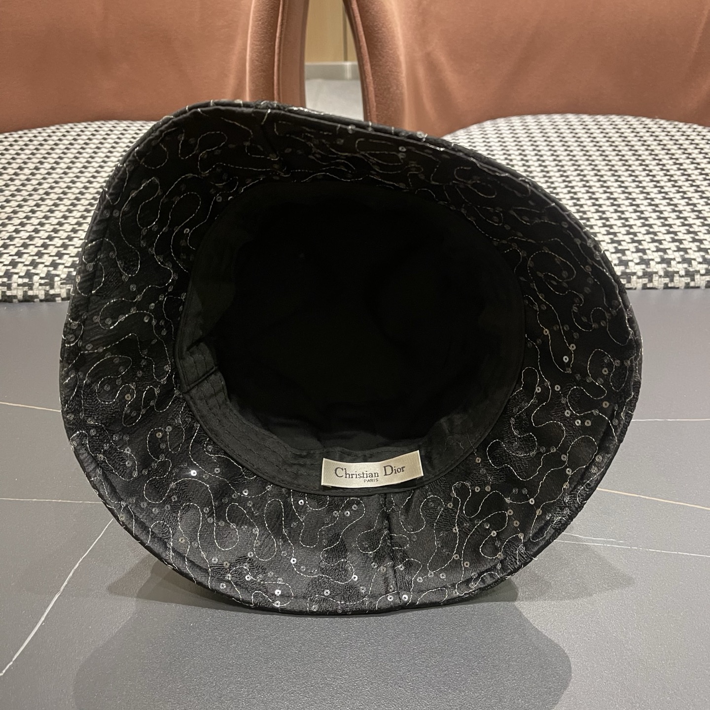 Dior(迪奥)新款渔夫帽， 精致純也格调很有感觉，很酷很时尚，质量超赞
