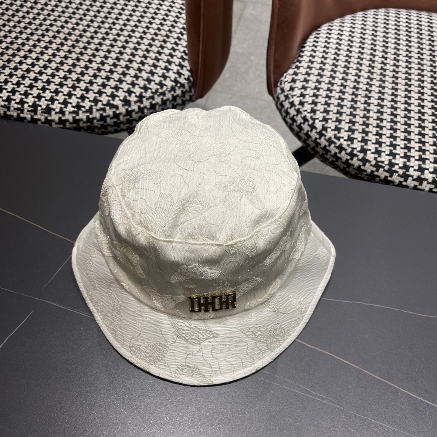 Dior(迪奥)新款渔夫帽， 精致純也格调很有感觉，很酷很时尚，质量超赞