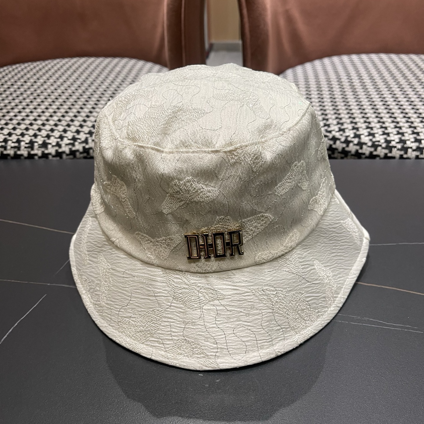 NO:704093,Dior's new bucket hat, exquisite and pure style, very cool and fashionable, excellent quality, bucket hat, baseball cap, knitted hat, hat, dior, dior, espadrilles, hats19860909Dior(迪奥)新款渔夫帽, 精致純也格调很有感觉,很酷很时尚,质量超赞 帽子渔夫帽棒球帽针织帽,帽子,dior,dior,espadrilles,hats,hat