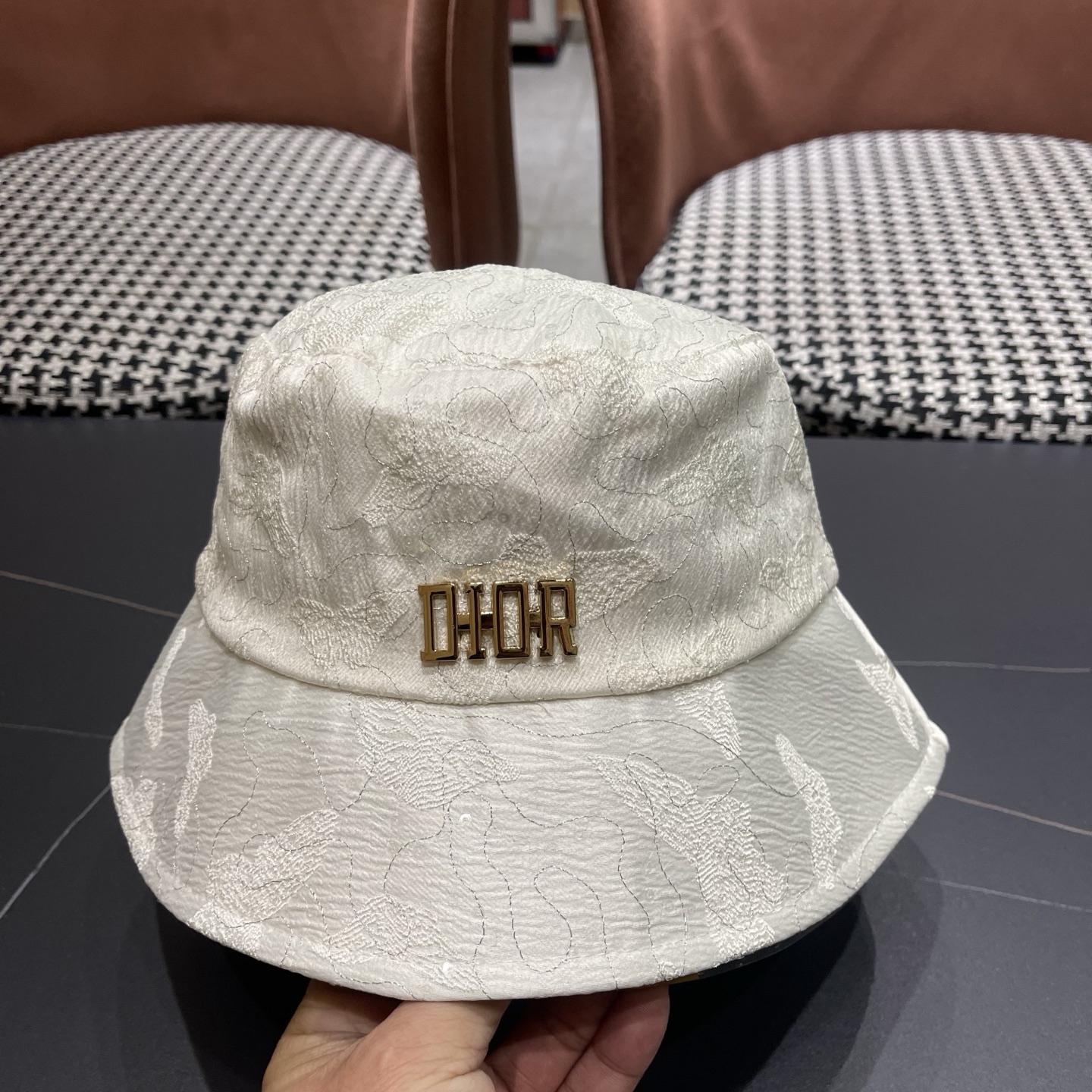 Dior(迪奥)新款渔夫帽， 精致純也格调很有感觉，很酷很时尚，质量超赞