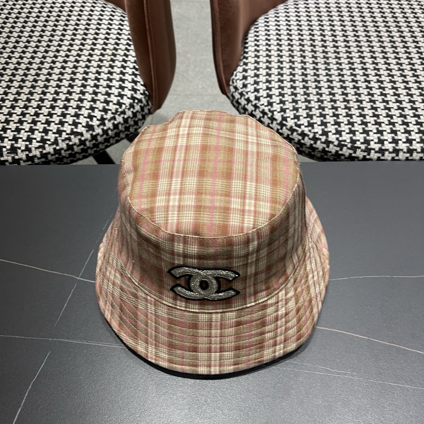 香奈儿 韩版复古格纹渔夫帽子女款春秋季户外遮脸显脸小百搭双面水桶帽盆帽潮