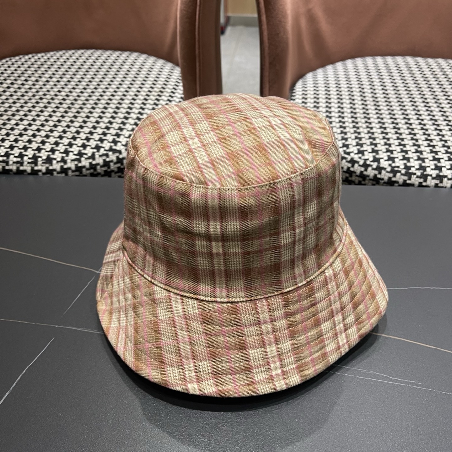香奈儿 韩版复古格纹渔夫帽子女款春秋季户外遮脸显脸小百搭双面水桶帽盆帽潮