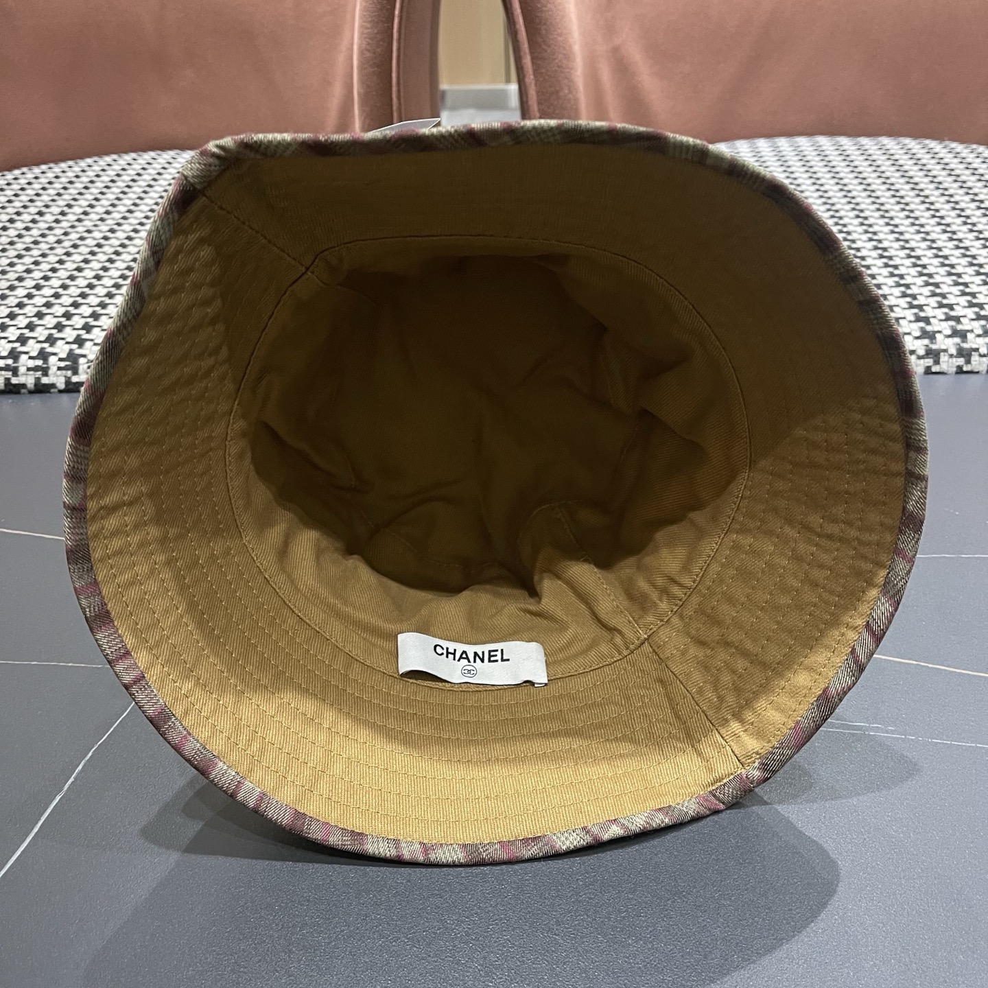 香奈儿 韩版复古格纹渔夫帽子女款春秋季户外遮脸显脸小百搭双面水桶帽盆帽潮