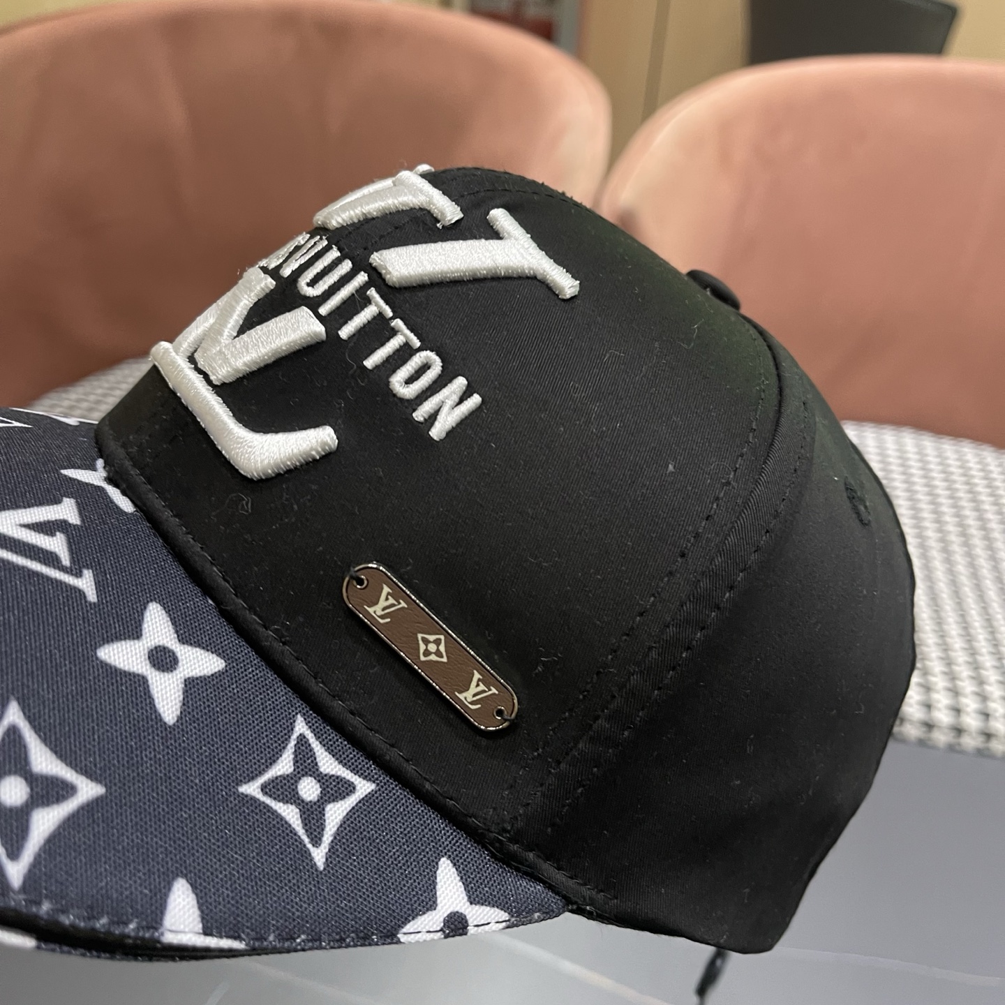 LV(路易威登)新款原单棒球帽，基础头围58，贴片可调节
