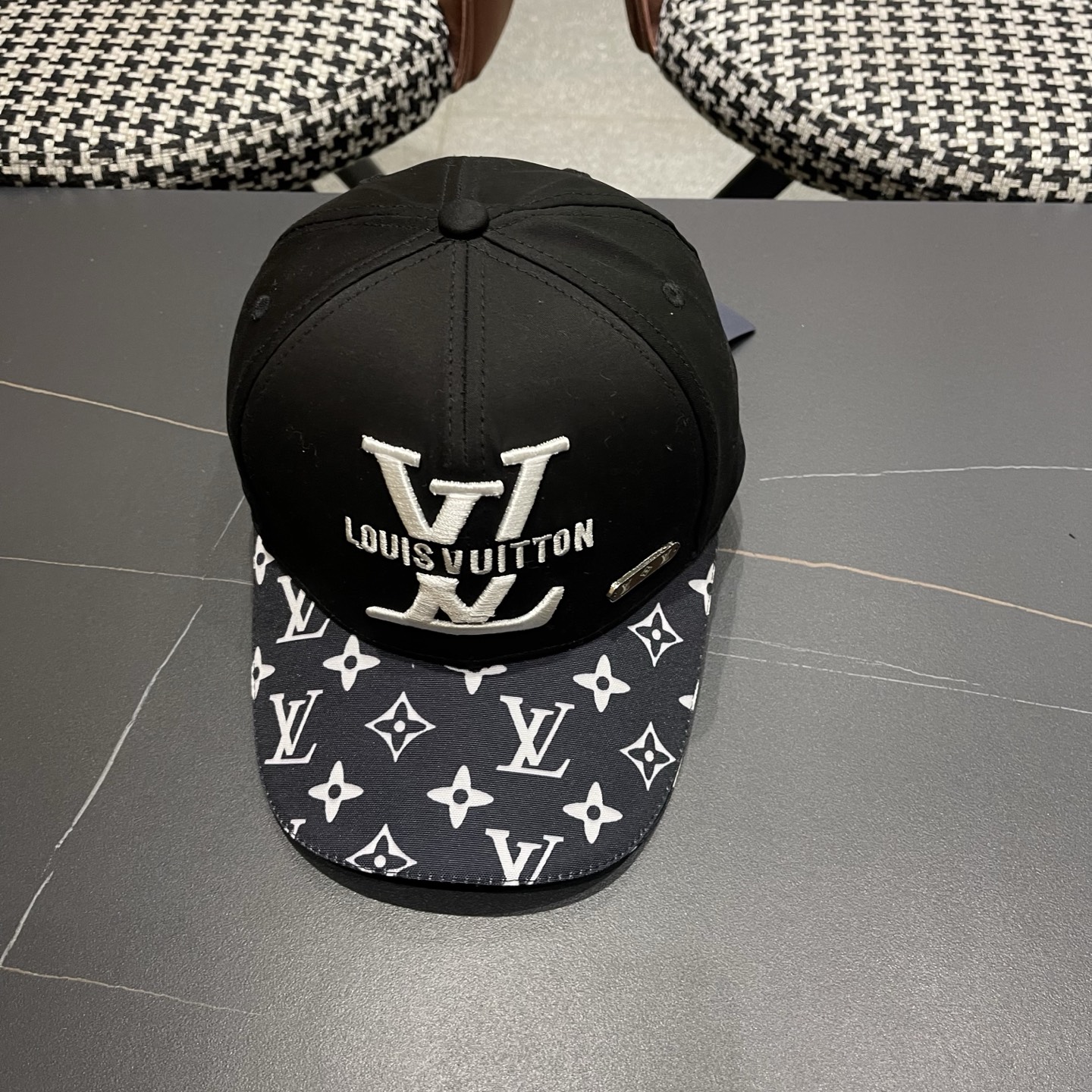 LV(路易威登)新款原单棒球帽，基础头围58，贴片可调节