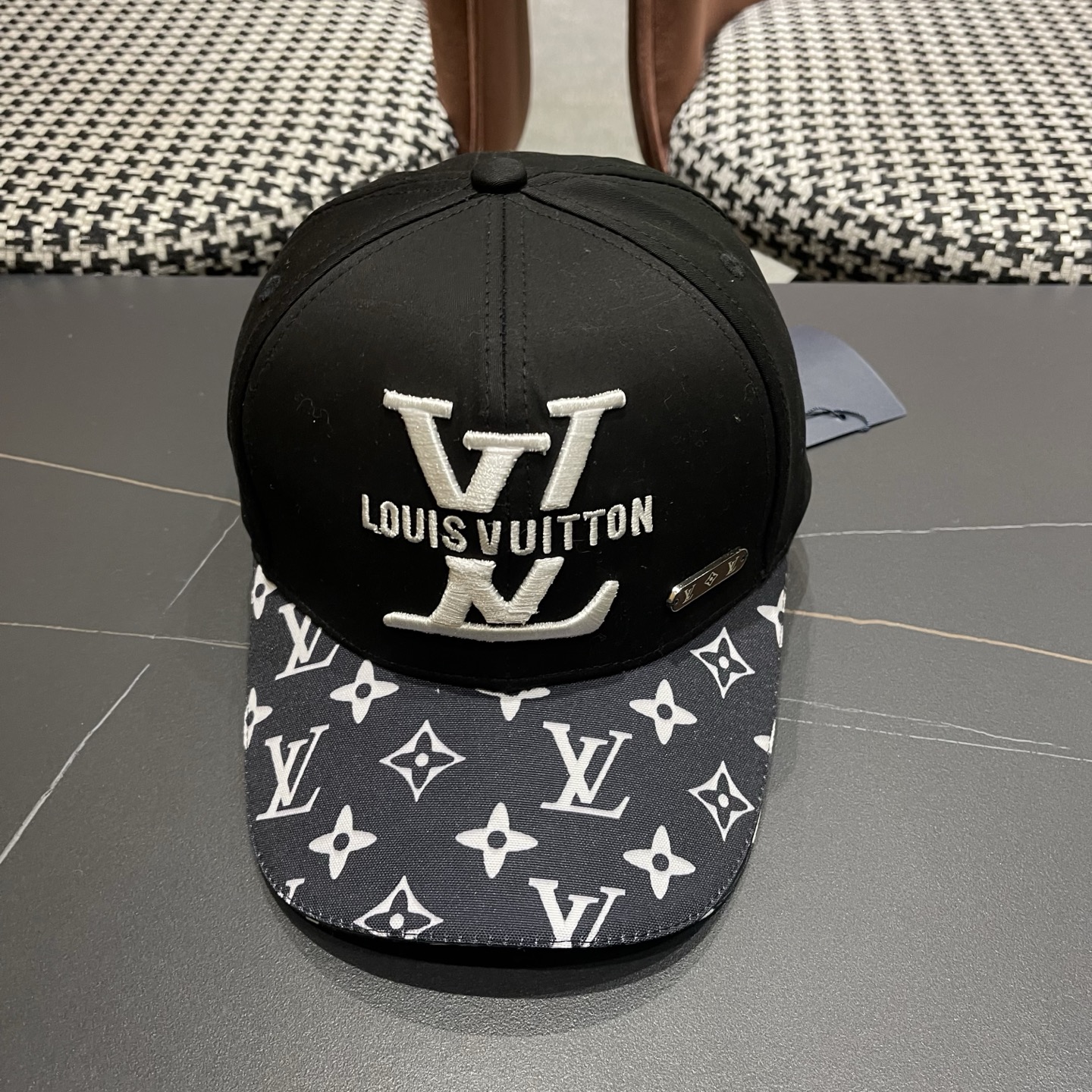 LV(路易威登)新款原单棒球帽，基础头围58，贴片可调节