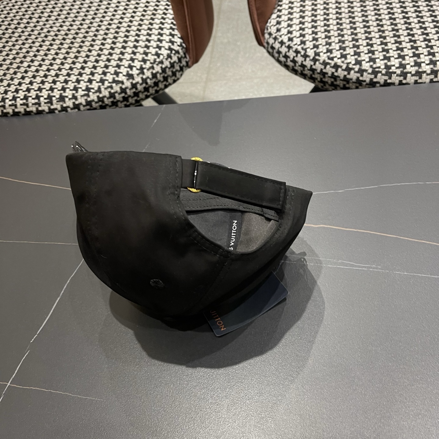 LV(路易威登)新款原单棒球帽，基础头围58，贴片可调节