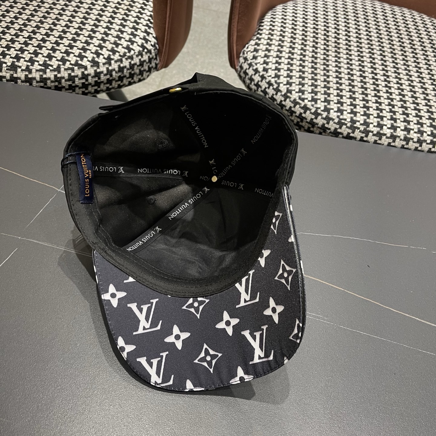 LV(路易威登)新款原单棒球帽，基础头围58，贴片可调节