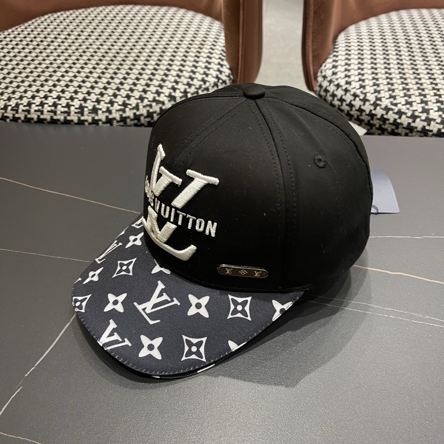 LV(路易威登)新款原单棒球帽，基础头围58，贴片可调节