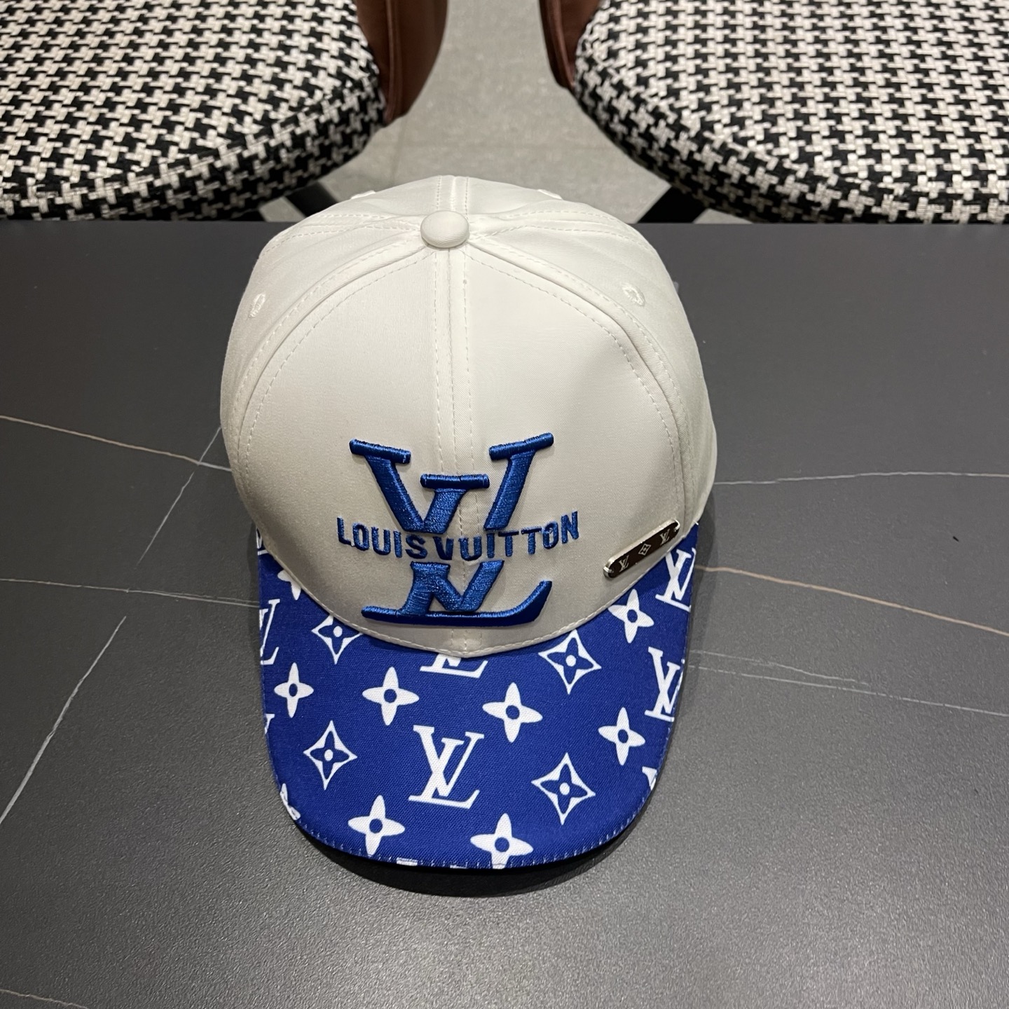 LV(路易威登)新款原单棒球帽，基础头围58，贴片可调节