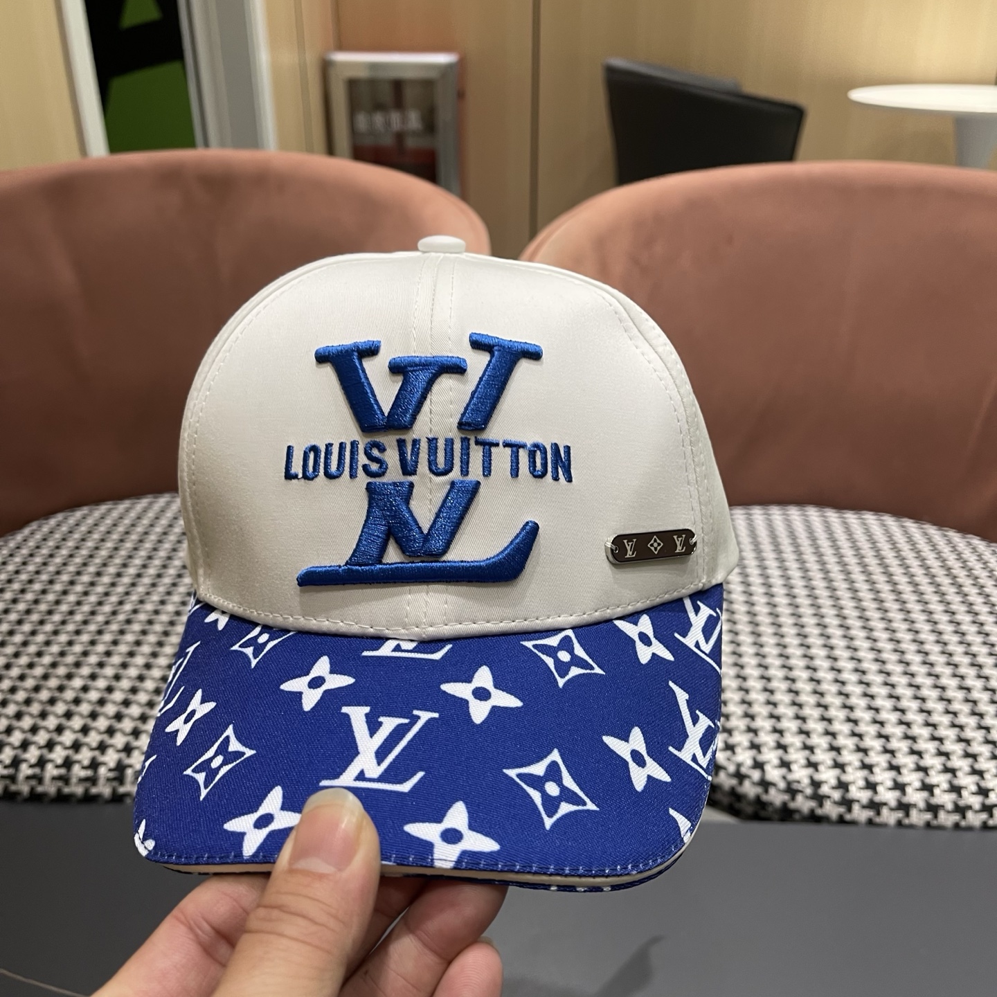 LV(路易威登)新款原单棒球帽，基础头围58，贴片可调节