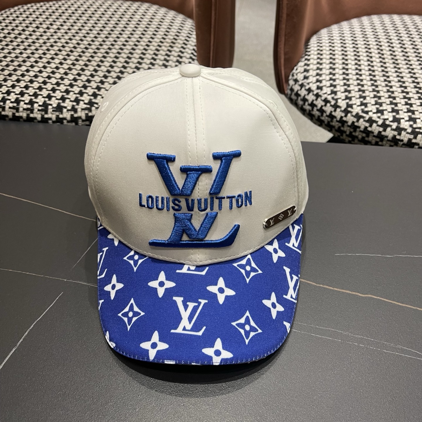 LV(路易威登)新款原单棒球帽，基础头围58，贴片可调节