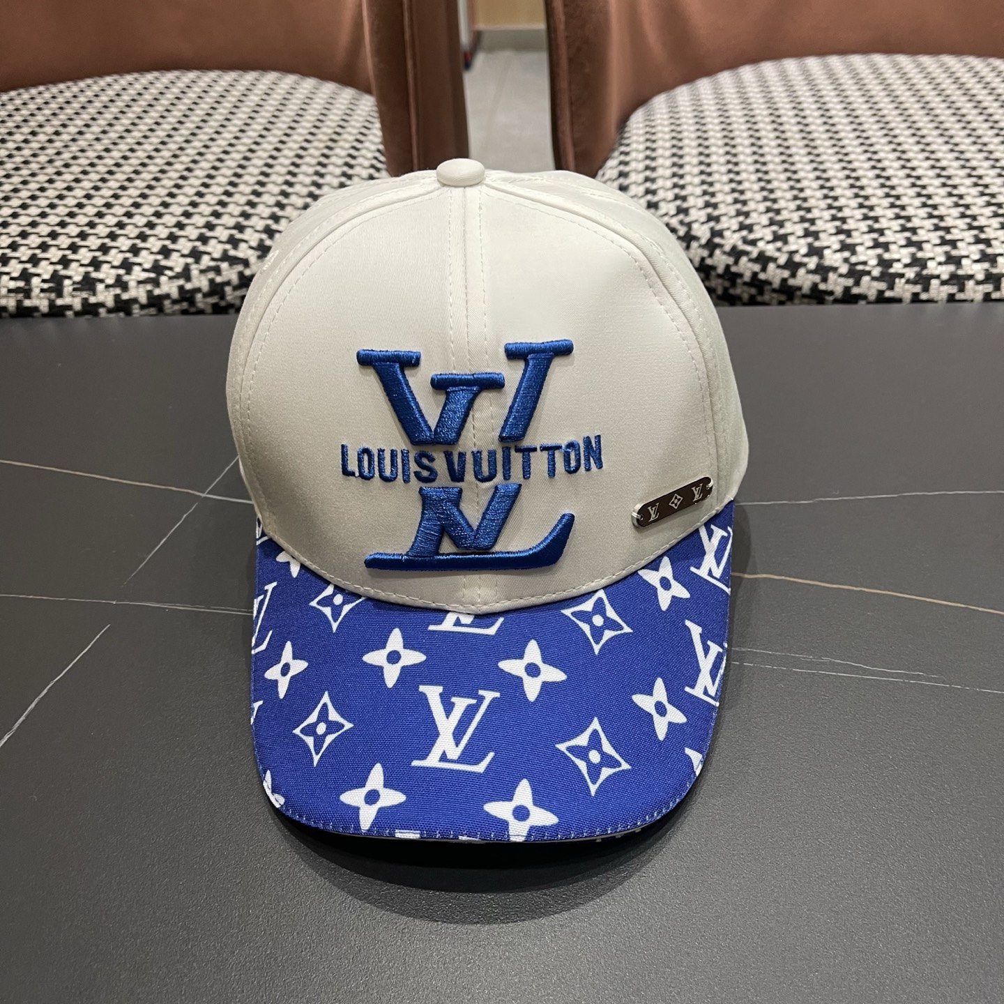 LV(路易威登)新款原单棒球帽，基础头围58，贴片可调节