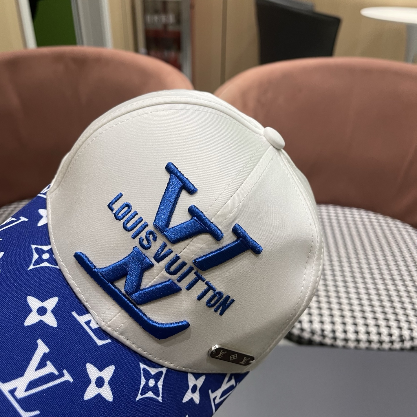 LV(路易威登)新款原单棒球帽，基础头围58，贴片可调节