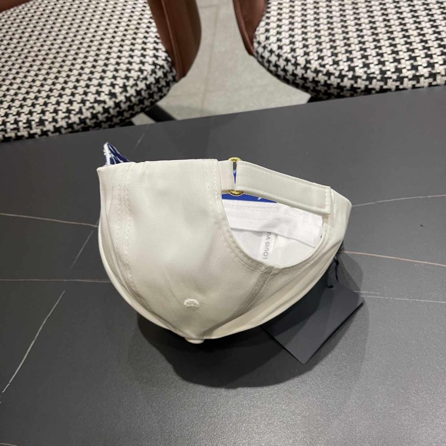 LV(路易威登)新款原单棒球帽，基础头围58，贴片可调节