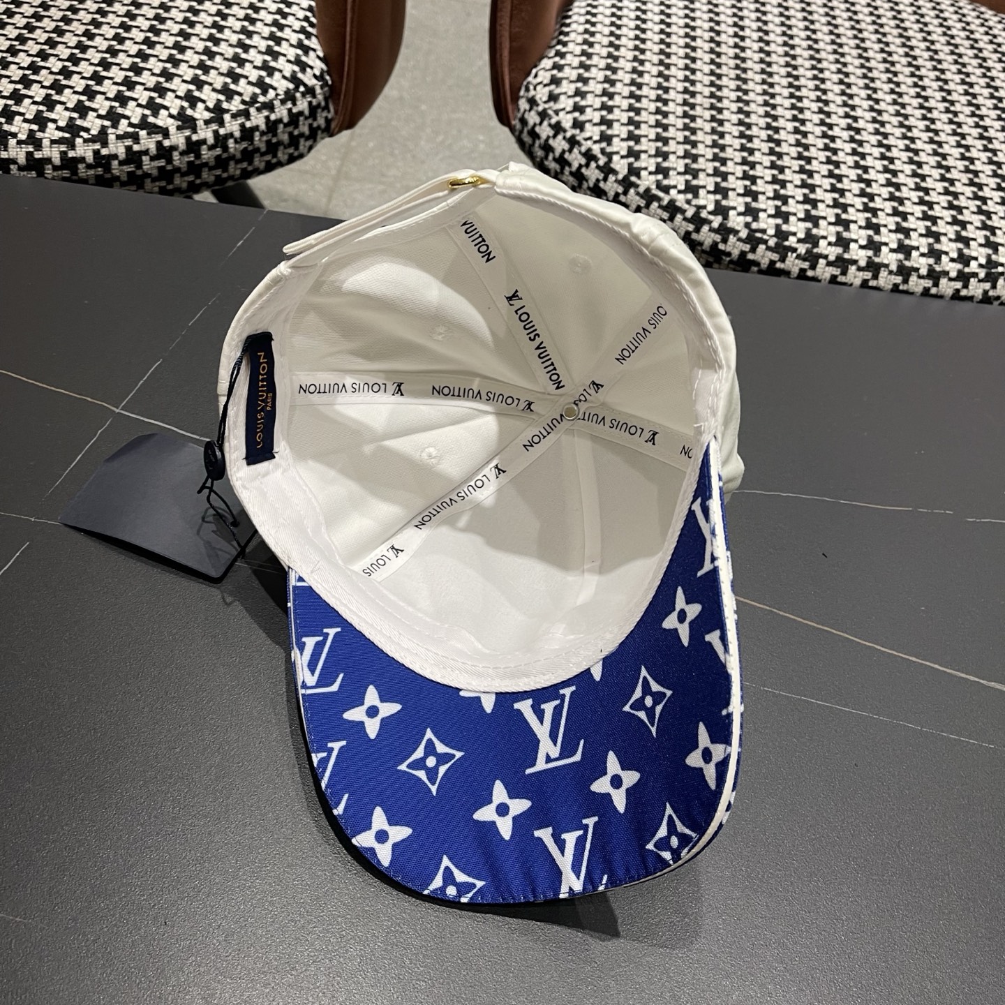 LV(路易威登)新款原单棒球帽，基础头围58，贴片可调节