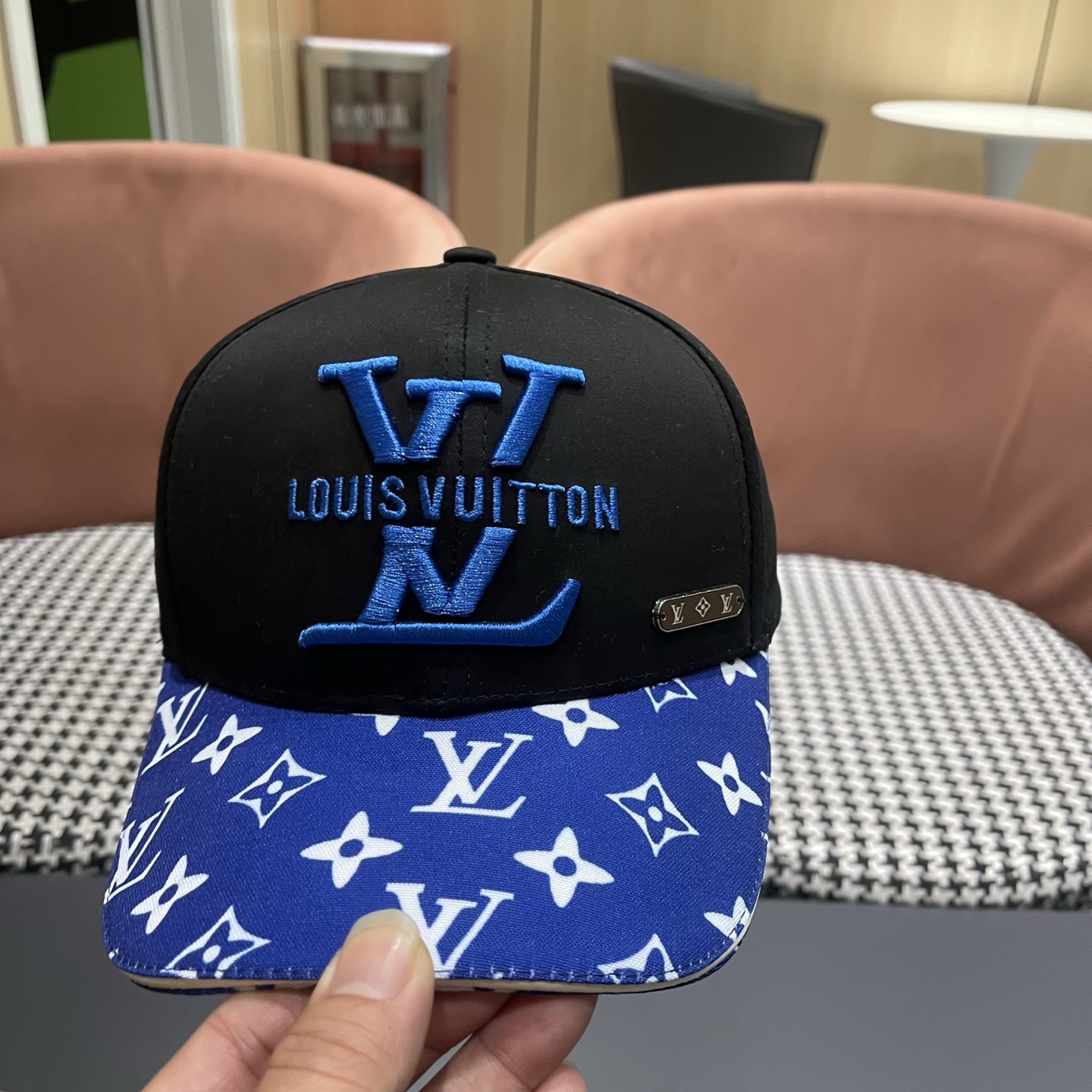 LV(路易威登)新款原单棒球帽，基础头围58，贴片可调节