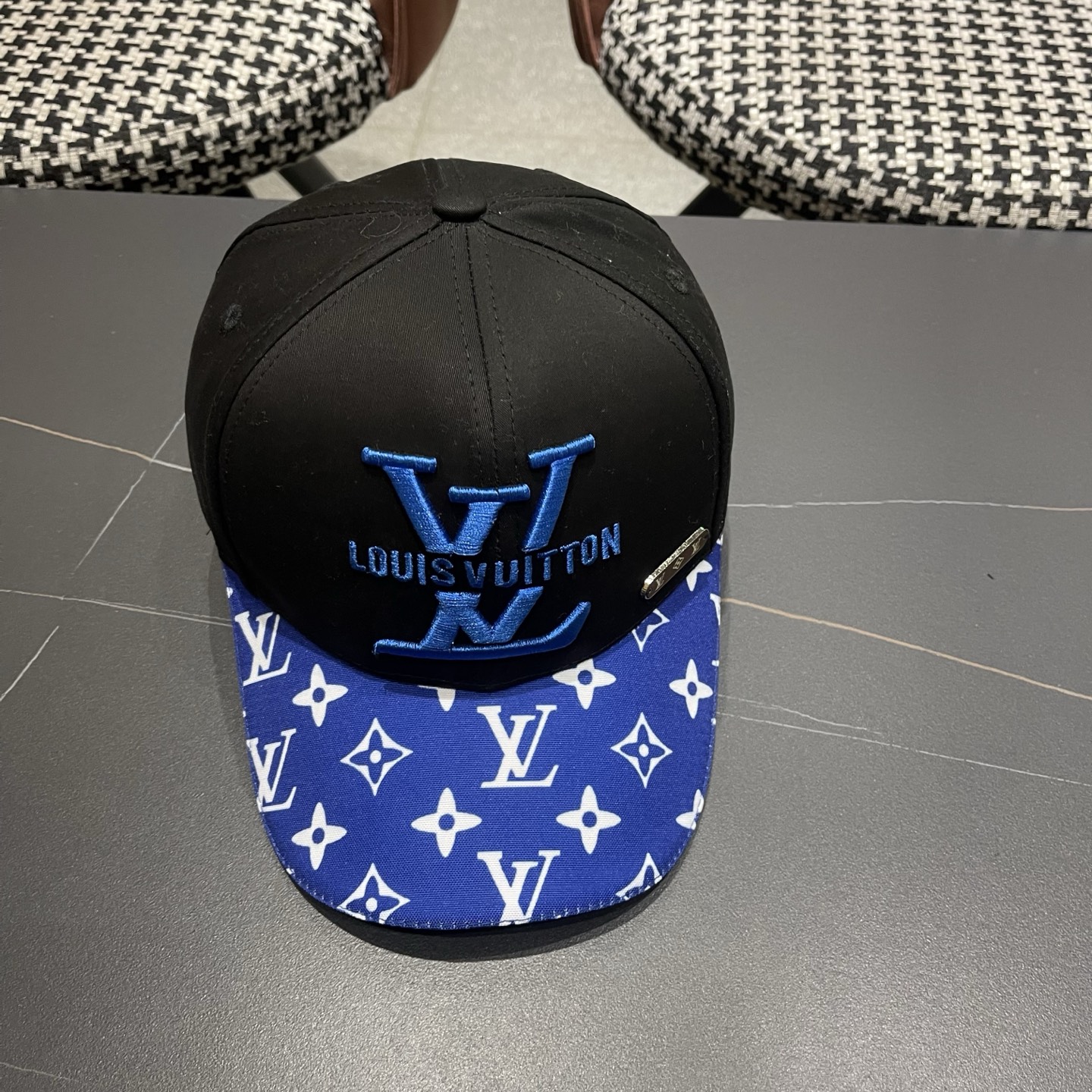 LV(路易威登)新款原单棒球帽，基础头围58，贴片可调节