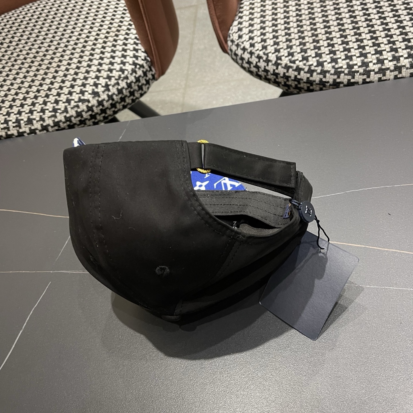 LV(路易威登)新款原单棒球帽，基础头围58，贴片可调节