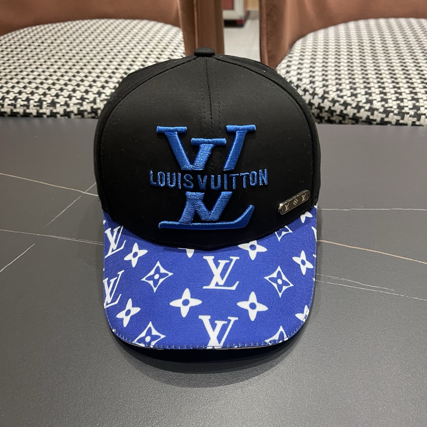 LV(路易威登)新款原单棒球帽，基础头围58，贴片可调节