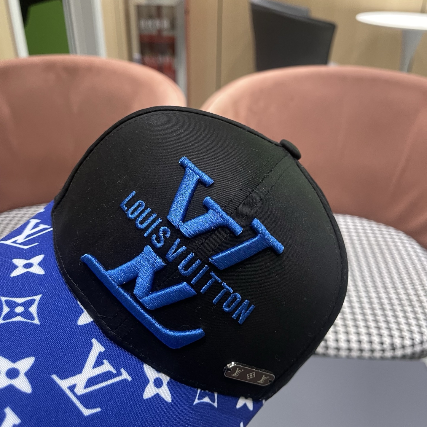 LV(路易威登)新款原单棒球帽，基础头围58，贴片可调节