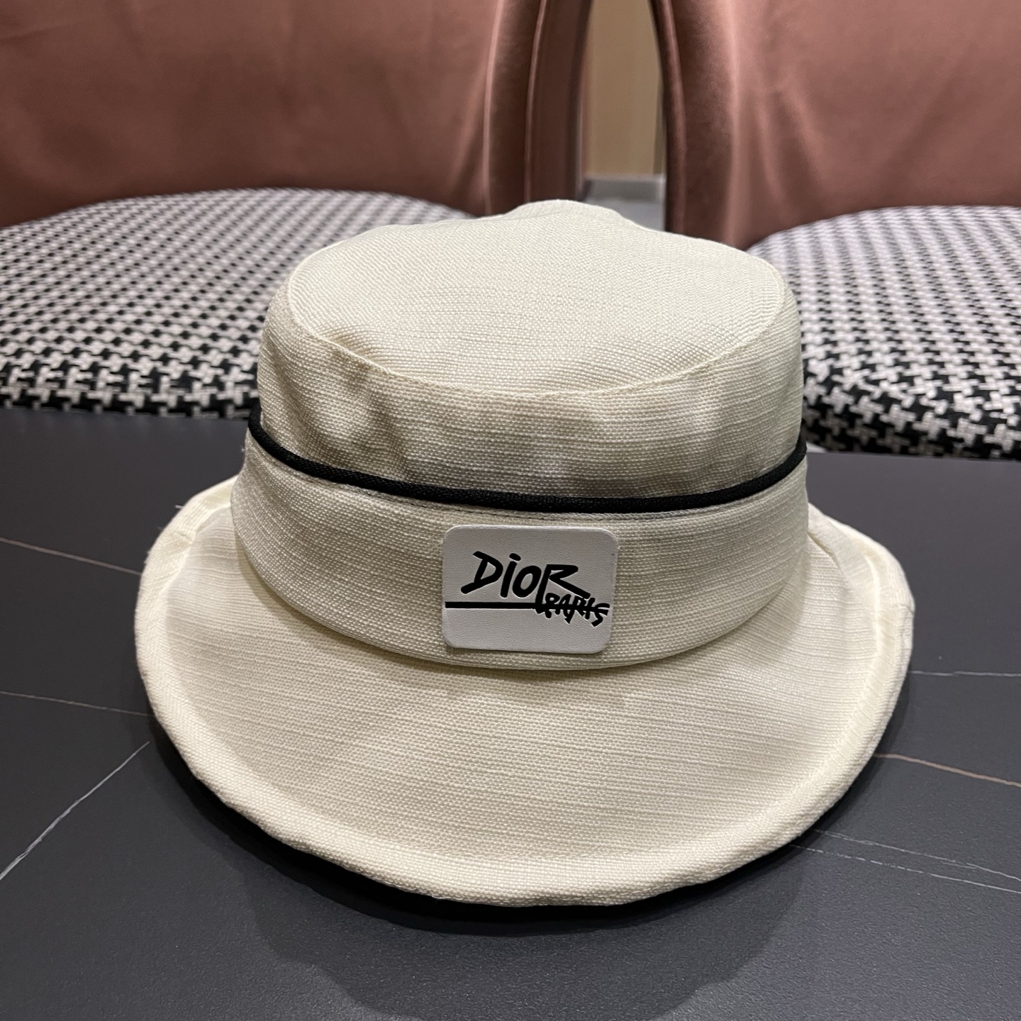 迪奥Dior 新韩版时尚渔夫帽潮女士简约百搭防晒日系盆帽子