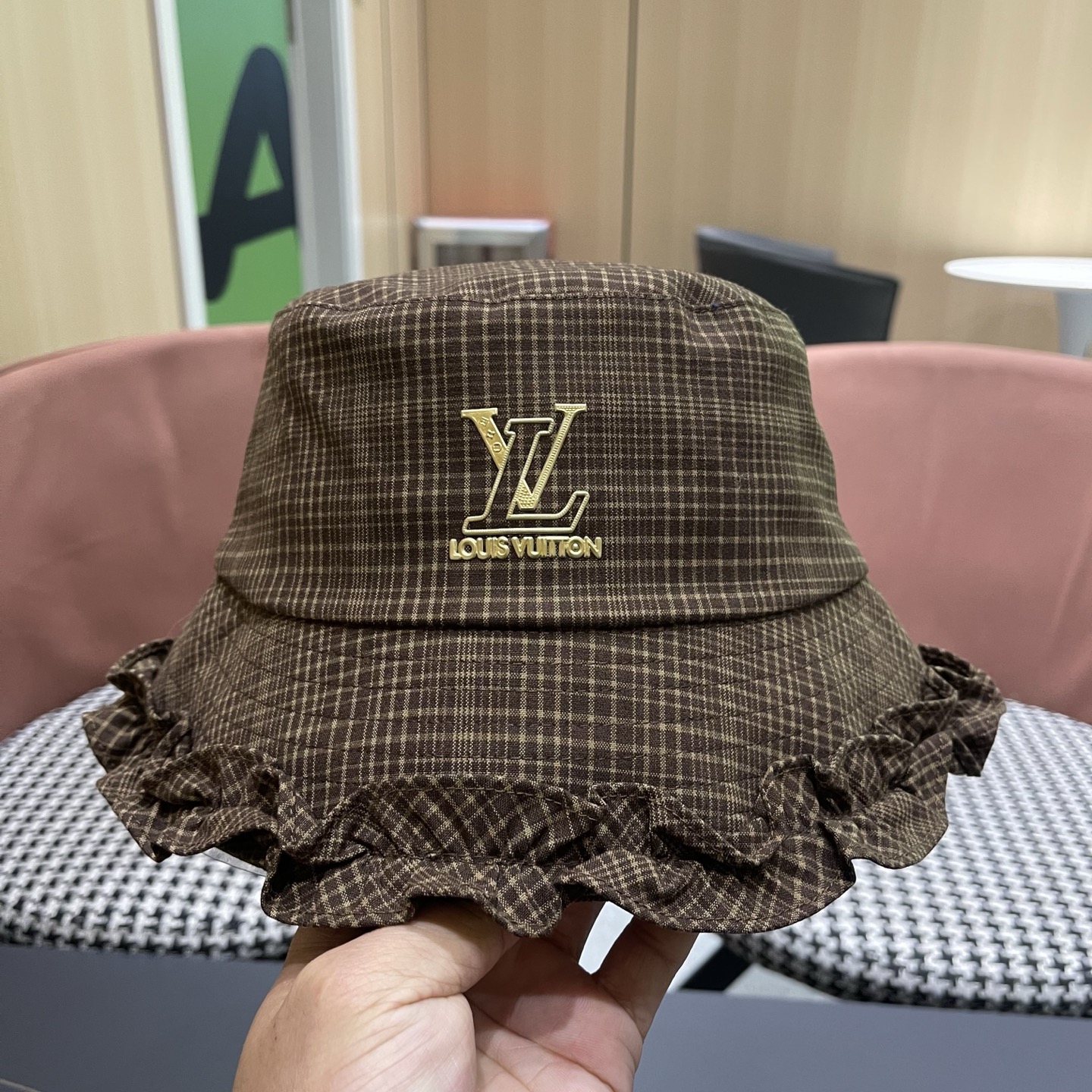 Lv路易威登 品脸小吸睛百搭英伦格子棉复古休闲厚秋女式木耳边盆渔夫帽