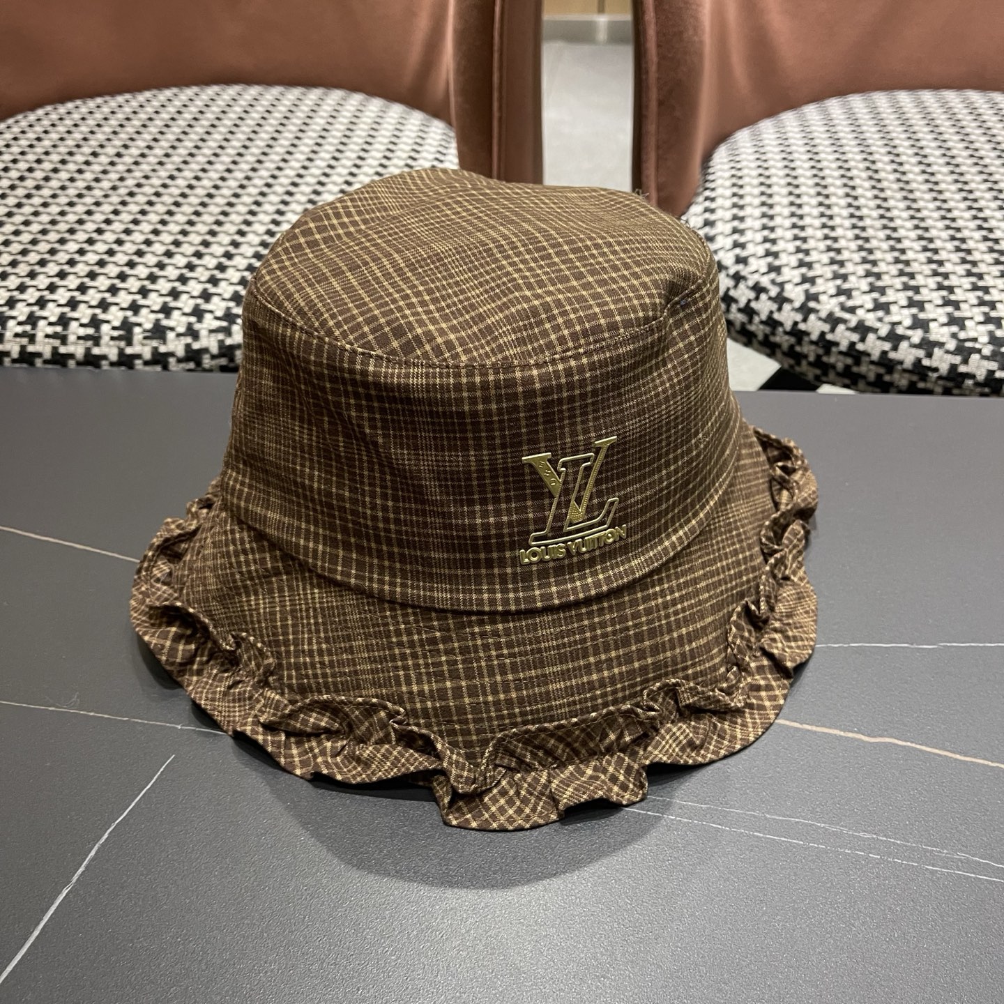 Lv路易威登 品脸小吸睛百搭英伦格子棉复古休闲厚秋女式木耳边盆渔夫帽