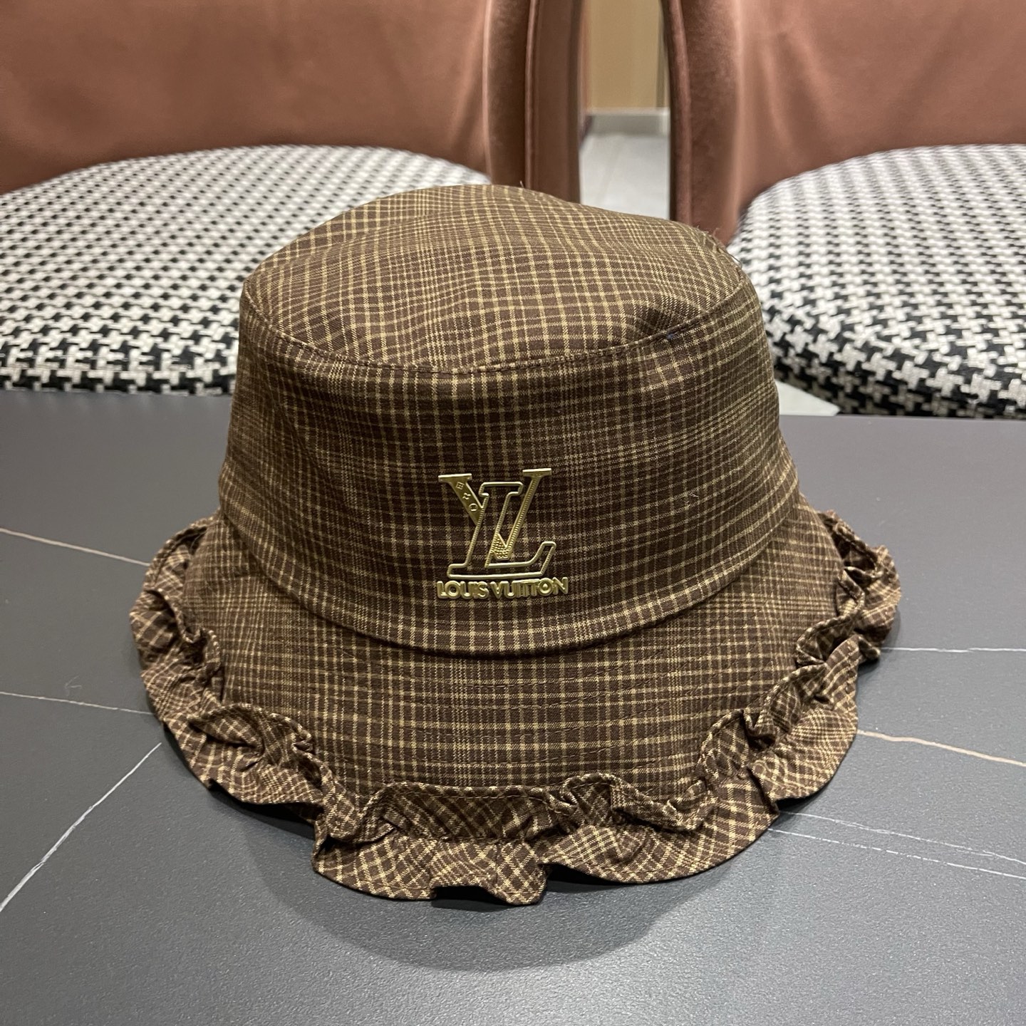 Lv路易威登 品脸小吸睛百搭英伦格子棉复古休闲厚秋女式木耳边盆渔夫帽