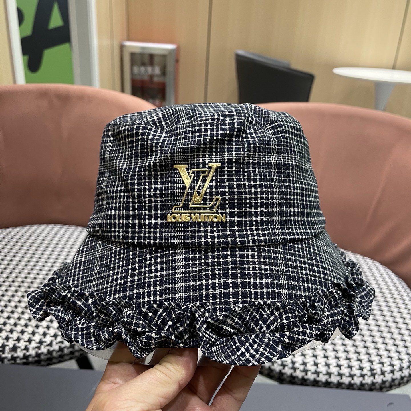 Lv路易威登 品脸小吸睛百搭英伦格子棉复古休闲厚秋女式木耳边盆渔夫帽