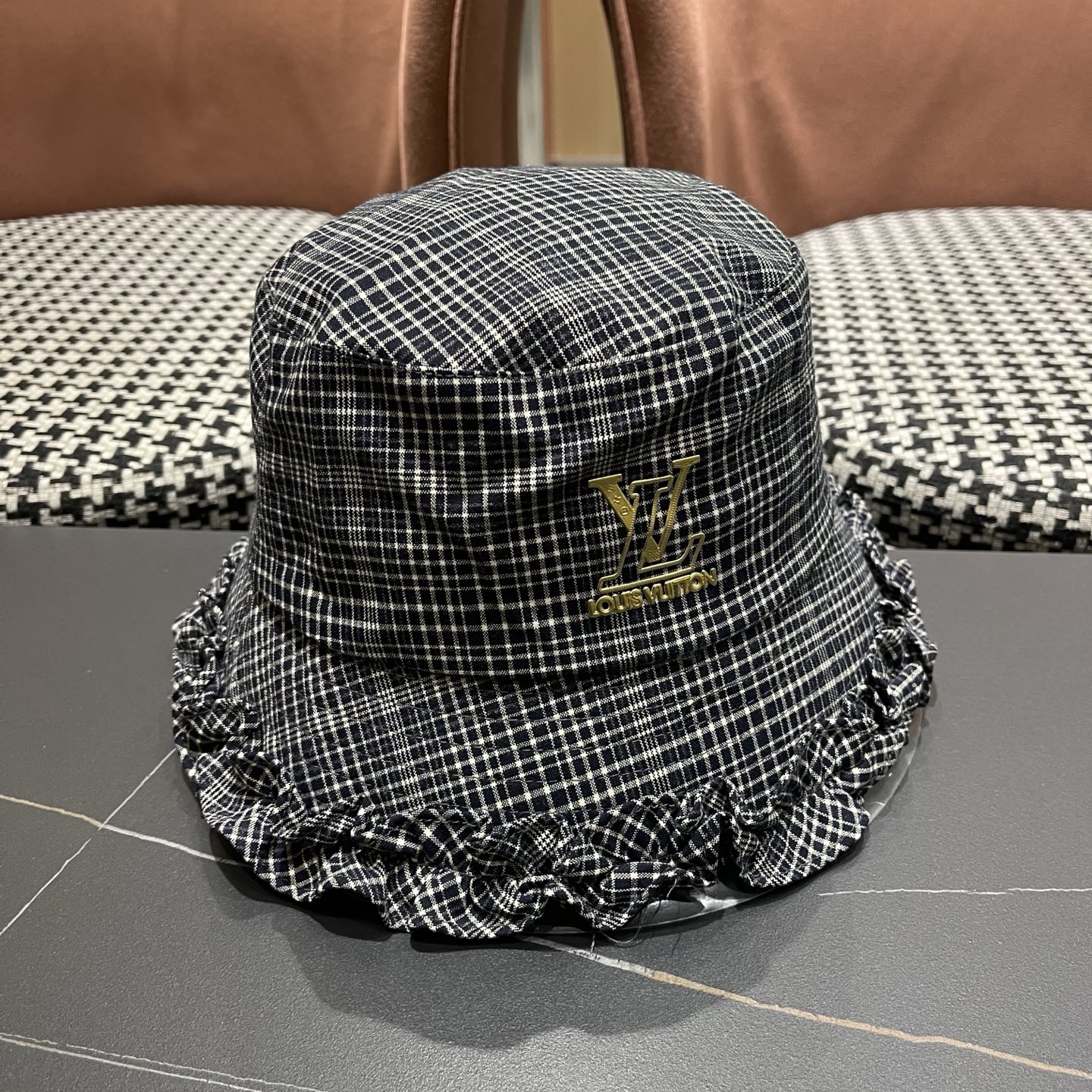 Lv路易威登 品脸小吸睛百搭英伦格子棉复古休闲厚秋女式木耳边盆渔夫帽