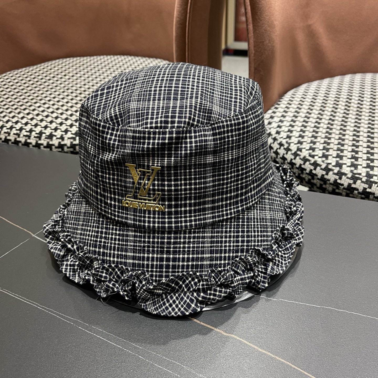 Lv路易威登 品脸小吸睛百搭英伦格子棉复古休闲厚秋女式木耳边盆渔夫帽