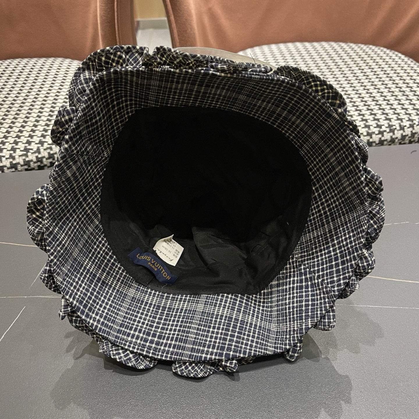 Lv路易威登 品脸小吸睛百搭英伦格子棉复古休闲厚秋女式木耳边盆渔夫帽