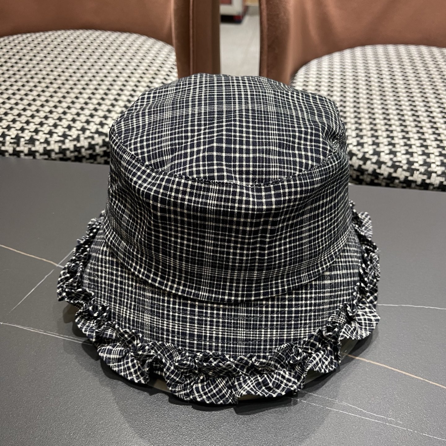 Lv路易威登 品脸小吸睛百搭英伦格子棉复古休闲厚秋女式木耳边盆渔夫帽
