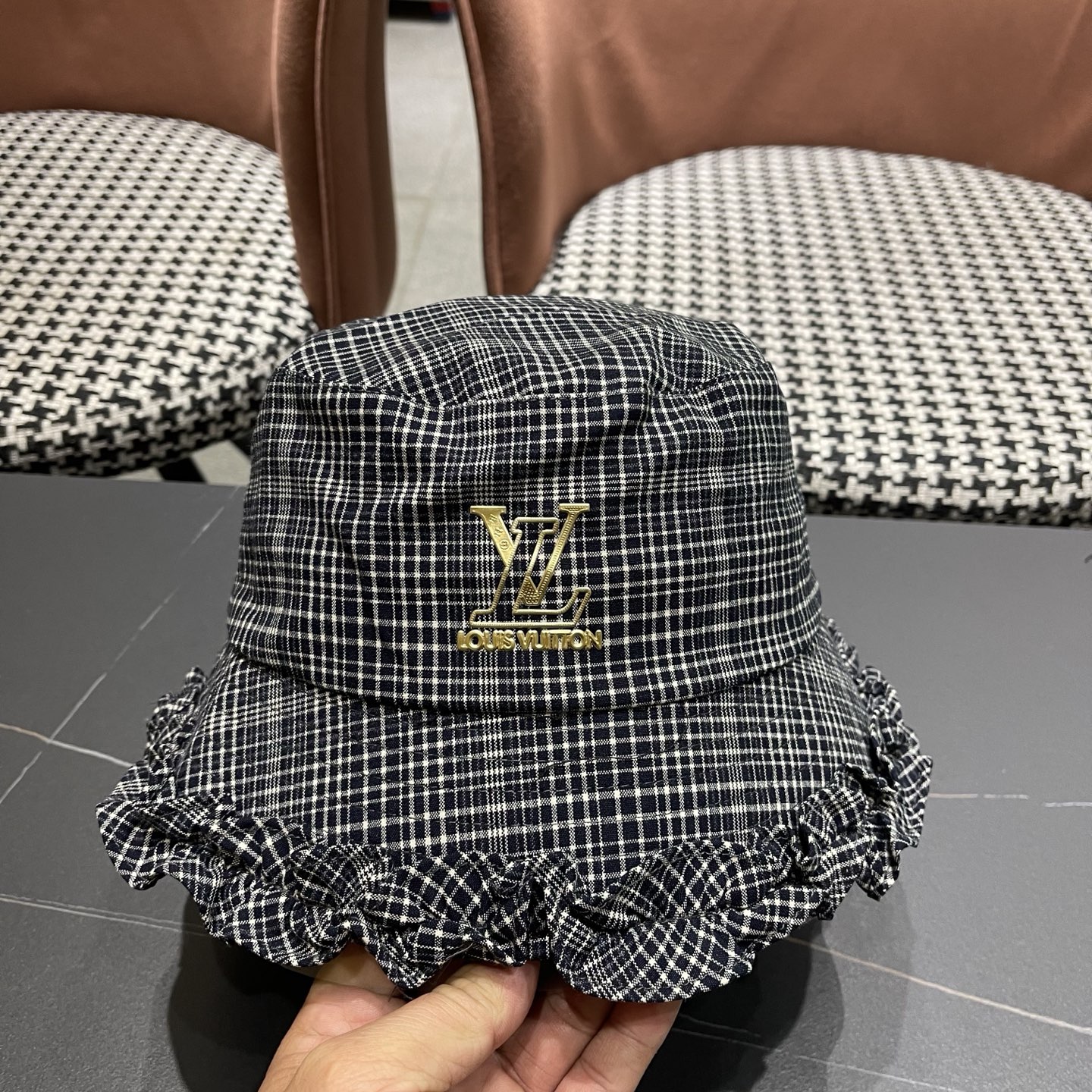 Lv路易威登 品脸小吸睛百搭英伦格子棉复古休闲厚秋女式木耳边盆渔夫帽