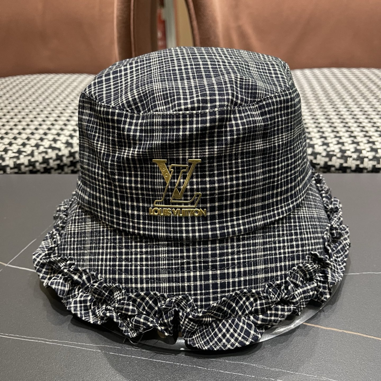 Lv路易威登 品脸小吸睛百搭英伦格子棉复古休闲厚秋女式木耳边盆渔夫帽