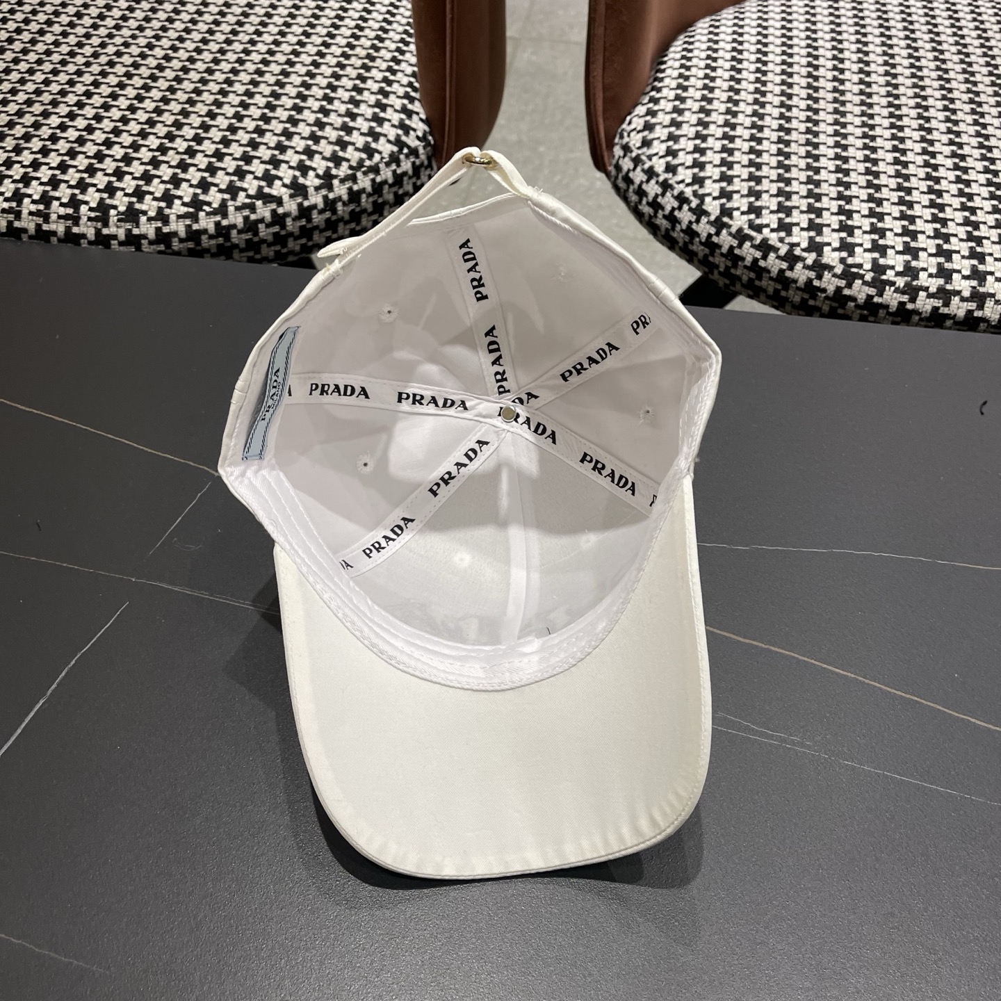 普拉达 Prada🆕新款个性棒球帽，高品质透气性巨佳，四季佩戴款高颜值时尚单品！男女同款