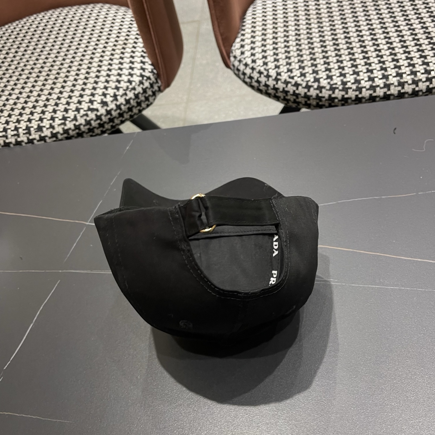 普拉达 Prada🆕新款个性棒球帽，高品质透气性巨佳，四季佩戴款高颜值时尚单品！