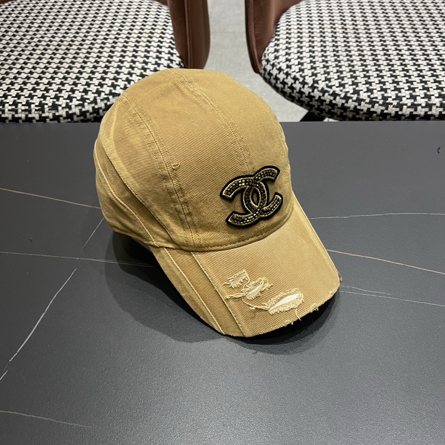 香奈儿（CHENEL)棒球帽系列—新款上架👍选用高档帽底！多重工艺打造完美新品。图案唯色唯美➕个性Log