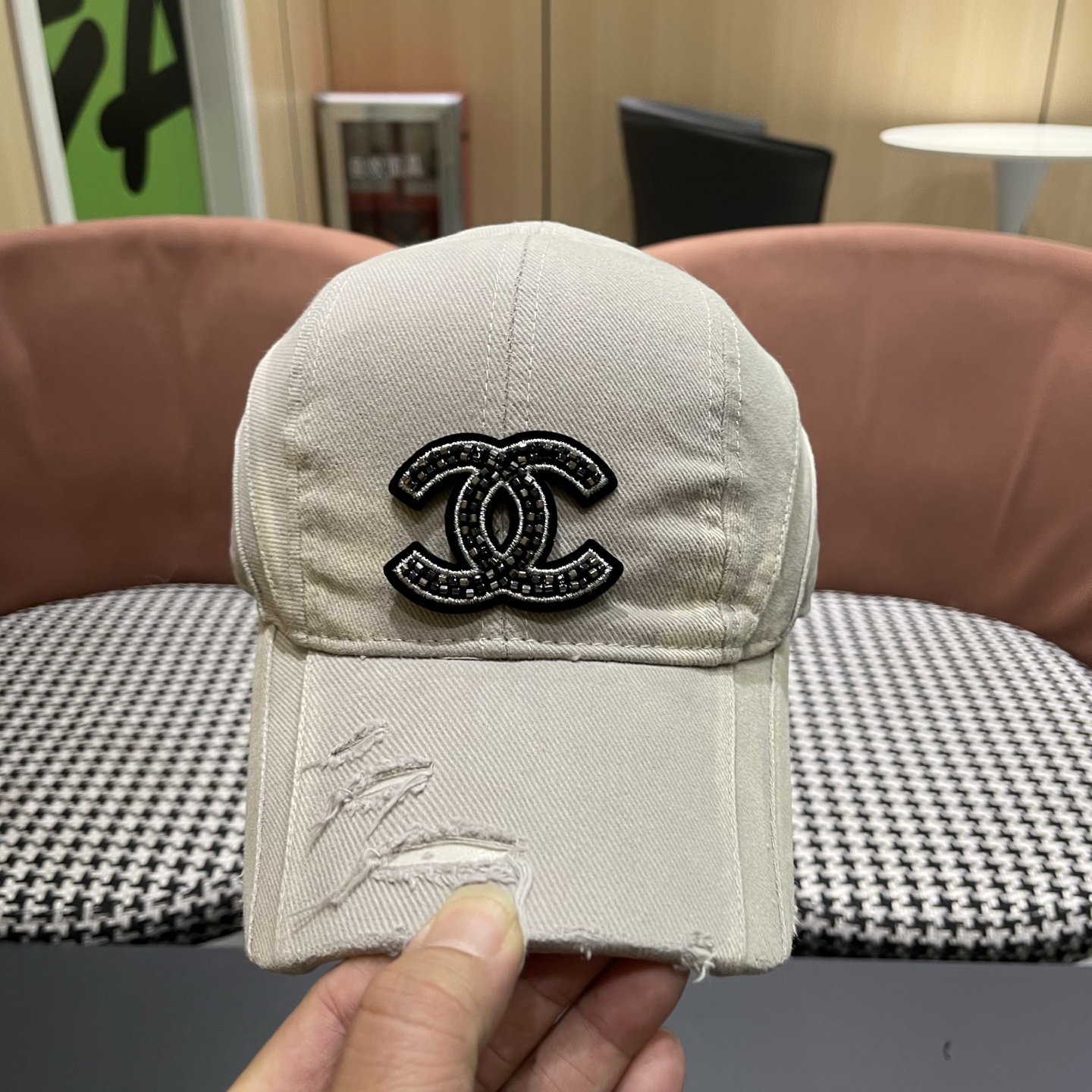 香奈儿（CHENEL)棒球帽系列—新款上架👍选用高档帽底！多重工艺打造完美新品。图案唯色唯美➕个性Log