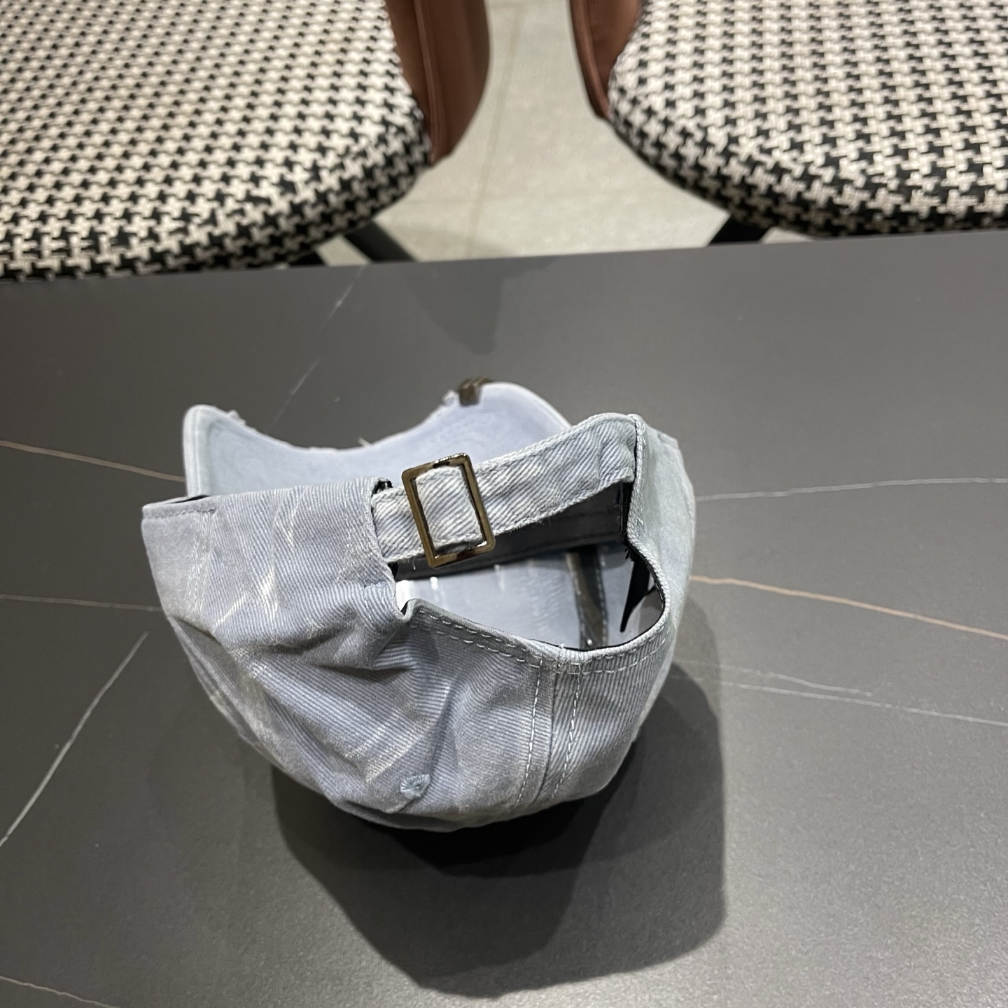 L V 路易威登 春夏新品棒球帽，logo经典简约，破洞时尚休闲设计 跑量新品