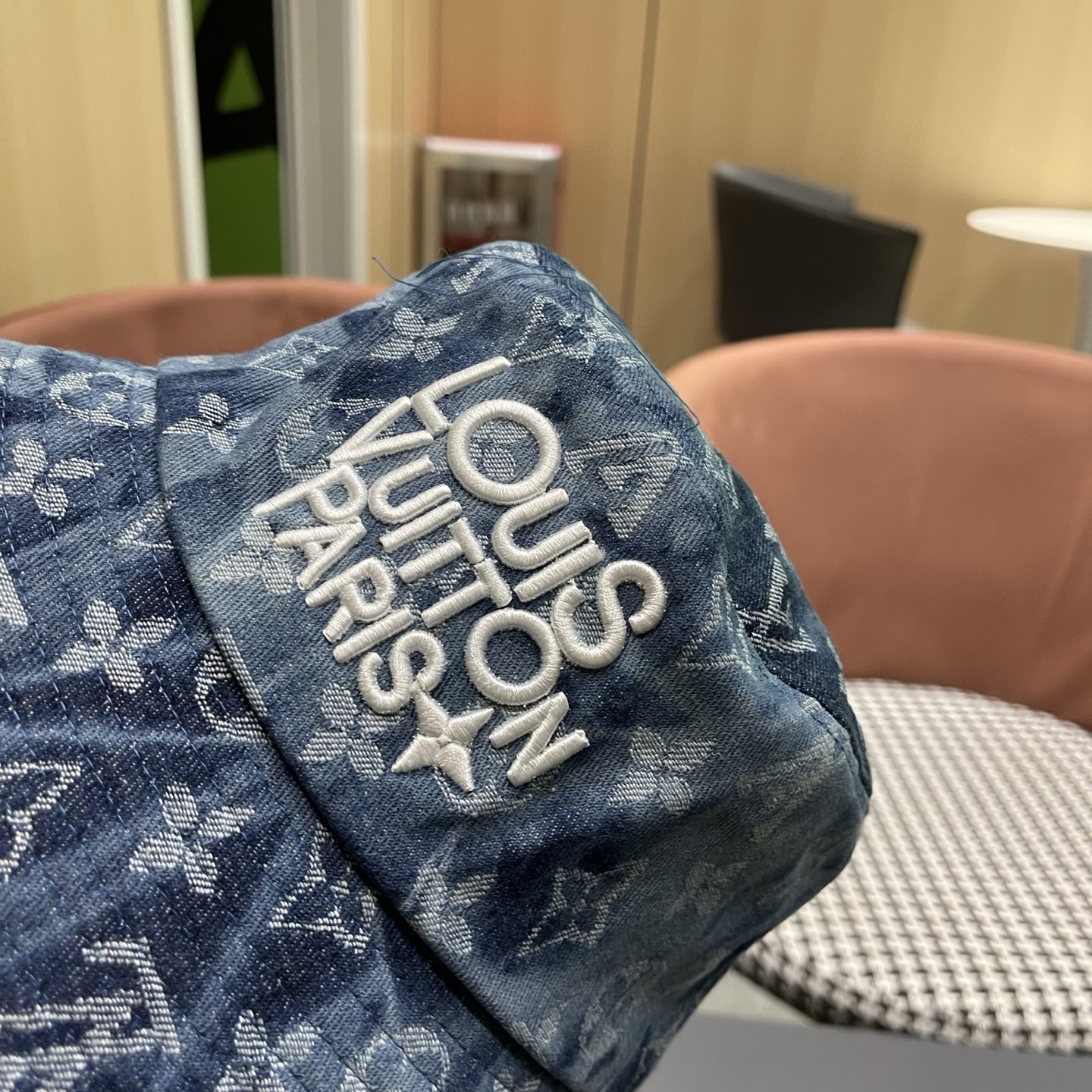 LV路易威登原单刺绣渔夫帽 轻盈透气。完美版型，男女适用