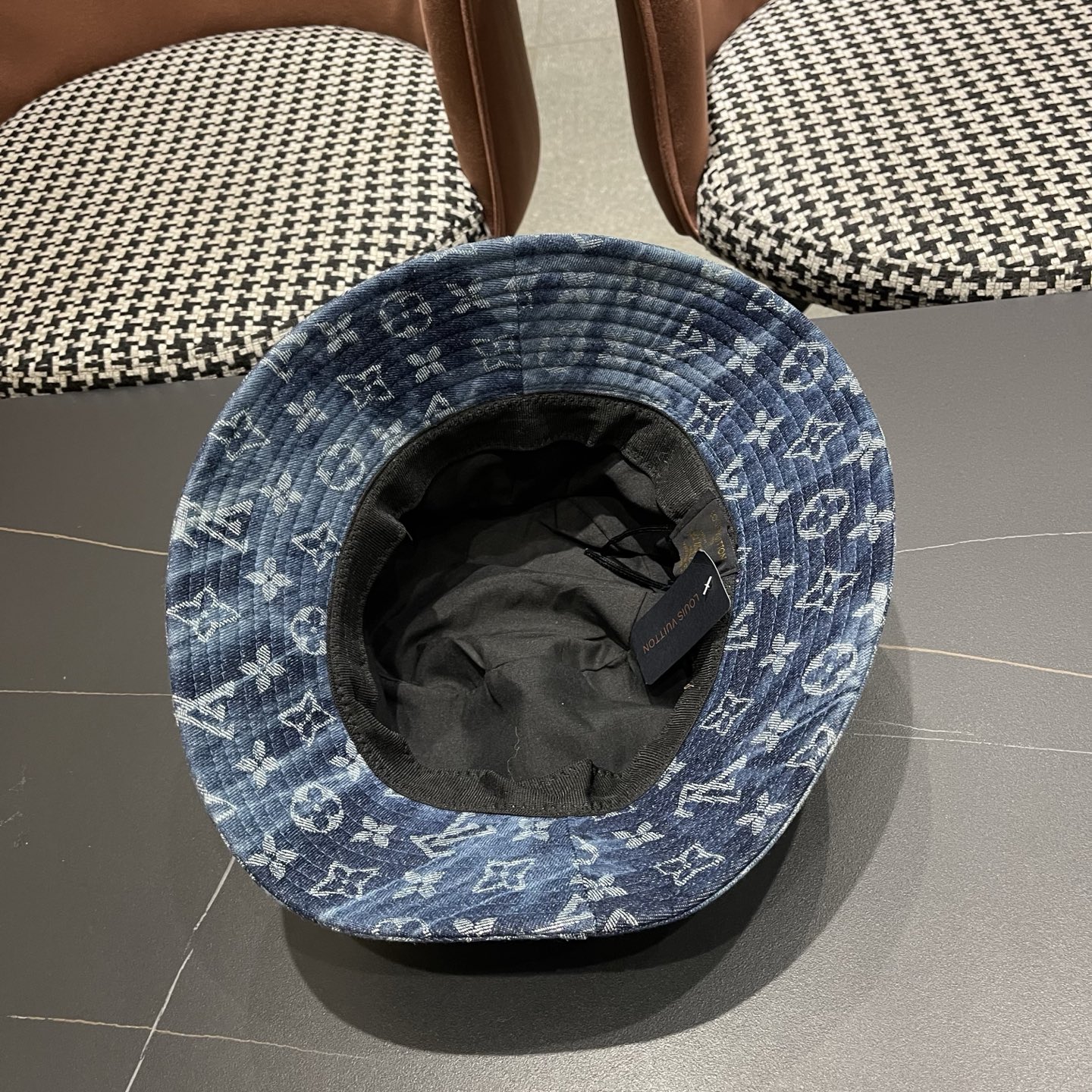 LV路易威登原单刺绣渔夫帽 轻盈透气。完美版型，男女适用